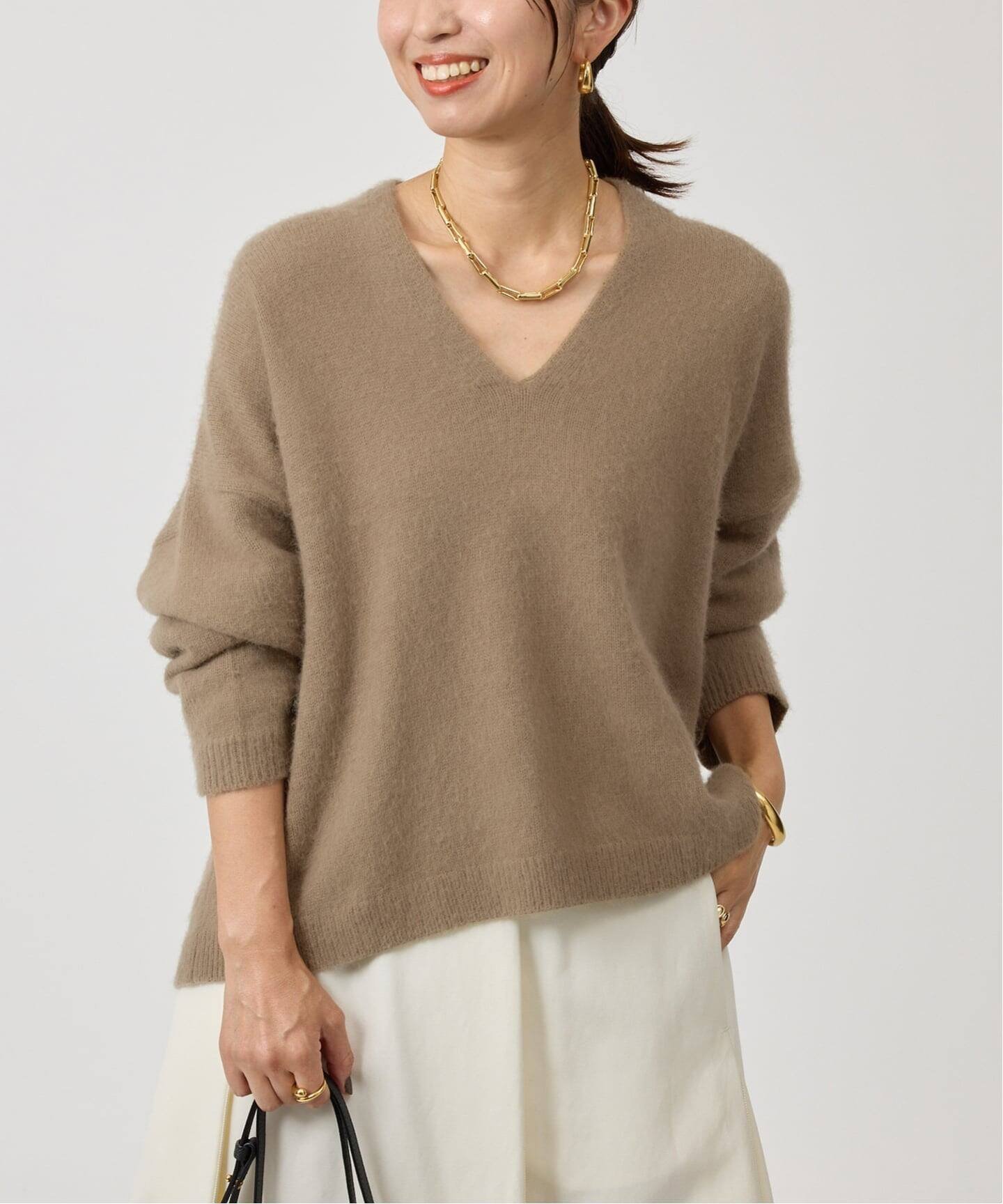 【ヴェルメイユ パー イエナ/VERMEIL par iena】のRoom no.8 ルームエイト Raccoon Slit Neck トップス R8KN-28 4 インテリア・キッズ・メンズ・レディースファッション・服の通販 founy(ファニー) 　ファッション　Fashion　レディースファッション　Fashion for Women　トップス・カットソー　Cut & Sew Tops　2025年　2025　2025-2026秋冬・A/W　Autumn/Winter 2025–26 AW25–26　スリット　Slit, Slit Detail　デコルテ　Décolleté, Neckline　ラグジュアリー　Luxury, Elegant　エレガント 上品　Elegant　冬　Winter / This Winter　キャメル|ID: prp329100004834244 ipo3291000000035209924