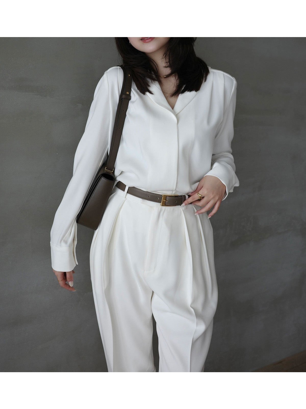 【アニュアンス/anuans】のダブルサテンショールカラーブラウス インテリア・キッズ・メンズ・レディースファッション・服の通販 founy(ファニー) 　ファッション　Fashion　レディースファッション　Fashion for Women　トップス・カットソー　Cut & Sew Tops　シャツ・ブラウス・オフィスカジュアル　Elegant Blouses & Button-Ups　インナー　Innerwear　サテン　Satin, Glossy Fabric　ショール　Shawl, Wrap　シンプル　Simple, Minimal　ストレッチ　Stretch, Stretchy Fabric　とろみ　Fluid, Flowy Fabric　ダブル　Double, Double-Breasted　ドレープ　Drape, Draping Fabric　定番　Standard, Basic Item　バランス　Balance, Style Balance　ボトム　Bottoms, Lower Wear　ヨーク　Yoke, Yoke Design　再入荷　Restock / Back in Stock　エレガント 上品　Elegant　ECRU|ID: prp329100004834263 ipo3291000000035210140