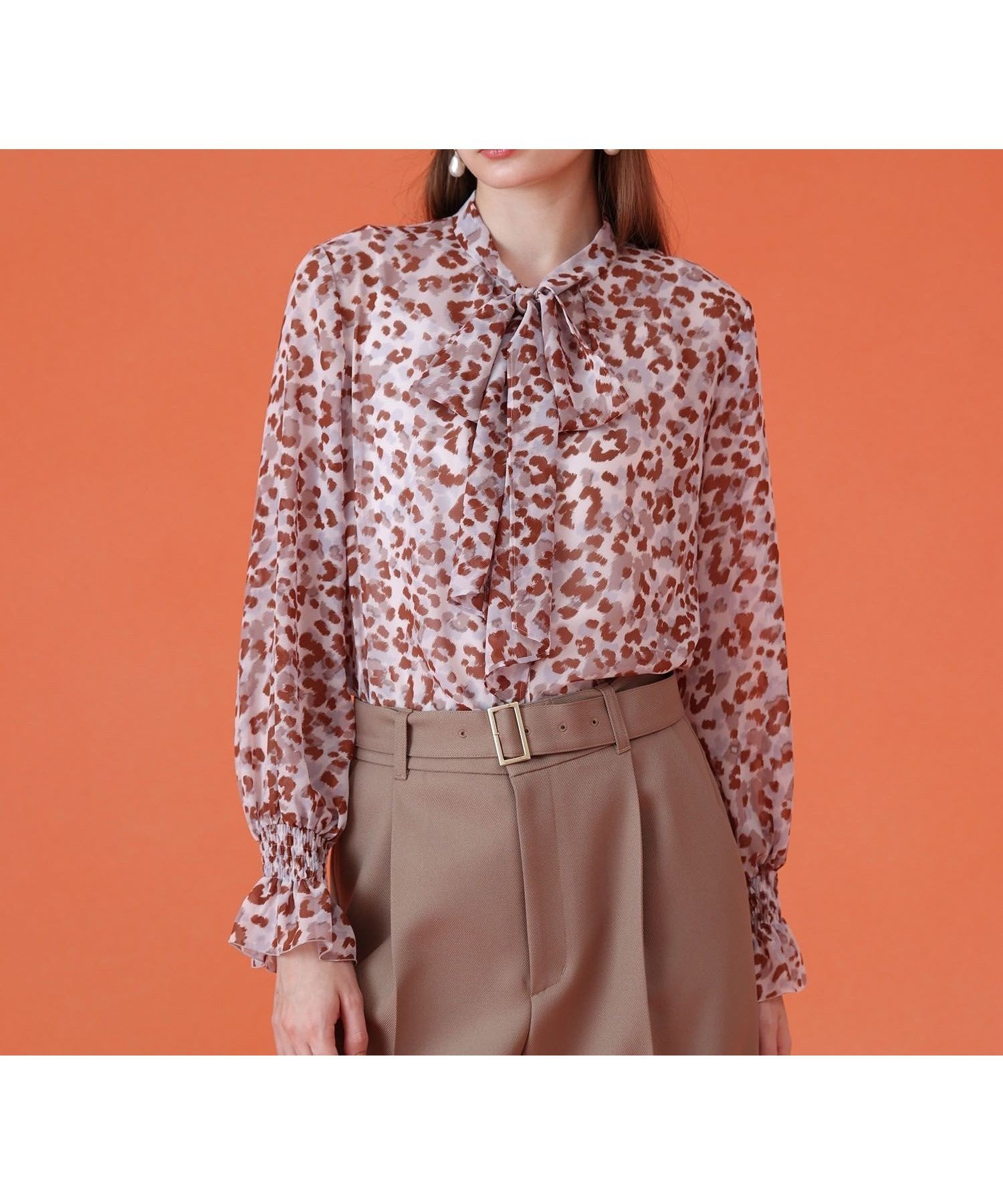 【アナイ/ANAYI】のレオパードプリントリボンタイブラウス 人気、トレンドファッション・服の通販 founy(ファニー) 　ファッション　Fashion　レディースファッション　Fashion for Women　トップス・カットソー　Cut & Sew Tops　シャツ・ブラウス・オフィスカジュアル　Elegant Blouses & Button-Ups　エレガント 上品　Elegant　シフォン　Chiffon, Lightweight Fabric　シャーリング　Shirring, Ruched　ショルダー　Shoulder, Shoulder Strap　スマート　Smart, Elegant　ドロップ　Drop Shoulder, Dropped Style　リボン　Ribbon, Bow　レオパード　Leopard, Animal Print　A/W・秋冬　Autumn/Winter　再入荷　Restock / Back in Stock　 other-1|ID: prp329100004834280 ipo3291000000035210552