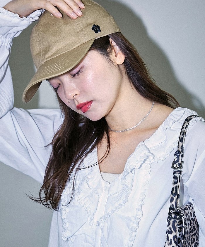 【フリークスストア/FREAK'S STORE】のフラワーモチーフ刺繍キャップ 限定展開 24SS 24AW 25SS インテリア・キッズ・メンズ・レディースファッション・服の通販 founy(ファニー) 　ファッション　Fashion　レディースファッション　Fashion for Women　キャップ　Cap, Baseball Cap　クラウン　Crown, Royal Motif　シンプル　Simple, Minimal　スペシャル　Special, Limited Edition　ツイル　Twist, Twisted Detail　デニム　Denim, Jeans Material　バランス　Balance, Style Balance　フラワー　Flower, Floral　ミニスカート　Mini Skirt, Short Skirt　モチーフ　Motif, Design Theme　リアル　Real, Realistic　S/S・春夏　SS, Spring/Summer, Warm Season　おすすめ　Recommended / Our Picks　夏　Summer　2024年　2024　2024春夏・S/S　Spring/Summer 2024 SS24　2024-2025秋冬・A/W　Autumn/Winter 2024–25 AW24–25　2025年　2025　2025春夏・S/S　Spring/Summer 2025 SS25　ベージュ|ID: prp329100004834772 ipo3291000000035214135