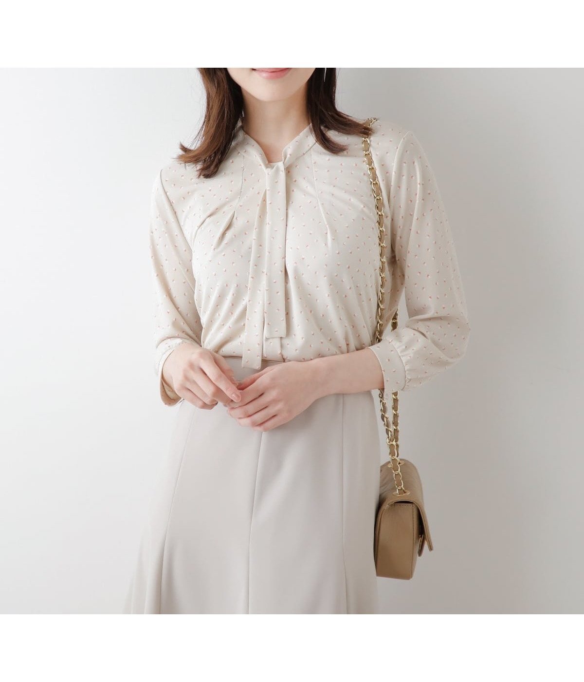 【ニューヨーカー/NEWYORKER】の強撚スムース スクエアドットプリント 7分袖ボウタイプルオーバー インテリア・キッズ・メンズ・レディースファッション・服の通販 founy(ファニー) 　ファッション　Fashion　レディースファッション　Fashion for Women　トップス・カットソー　Cut & Sew Tops　カジュアルプルオーバー・ニットトップス　Pullovers & Knit Tops / Casual Pullovers　インナー　Innerwear　エレガント 上品　Elegant　オレンジ　Orange　春　Spring　ジャケット　Jacket, Outerwear　スクエア　Square, Square Shape　ドット　Polka Dot, Dot Pattern　フレア　Flare, Flared　フロント　Front, Front Design　プリント　Print, Printed Pattern　ランダム　Random, Irregular　S/S・春夏　SS, Spring/Summer, Warm Season　おすすめ　Recommended / Our Picks　夏　Summer　グレージュ|ID: prp329100004834809 ipo3291000000035214549