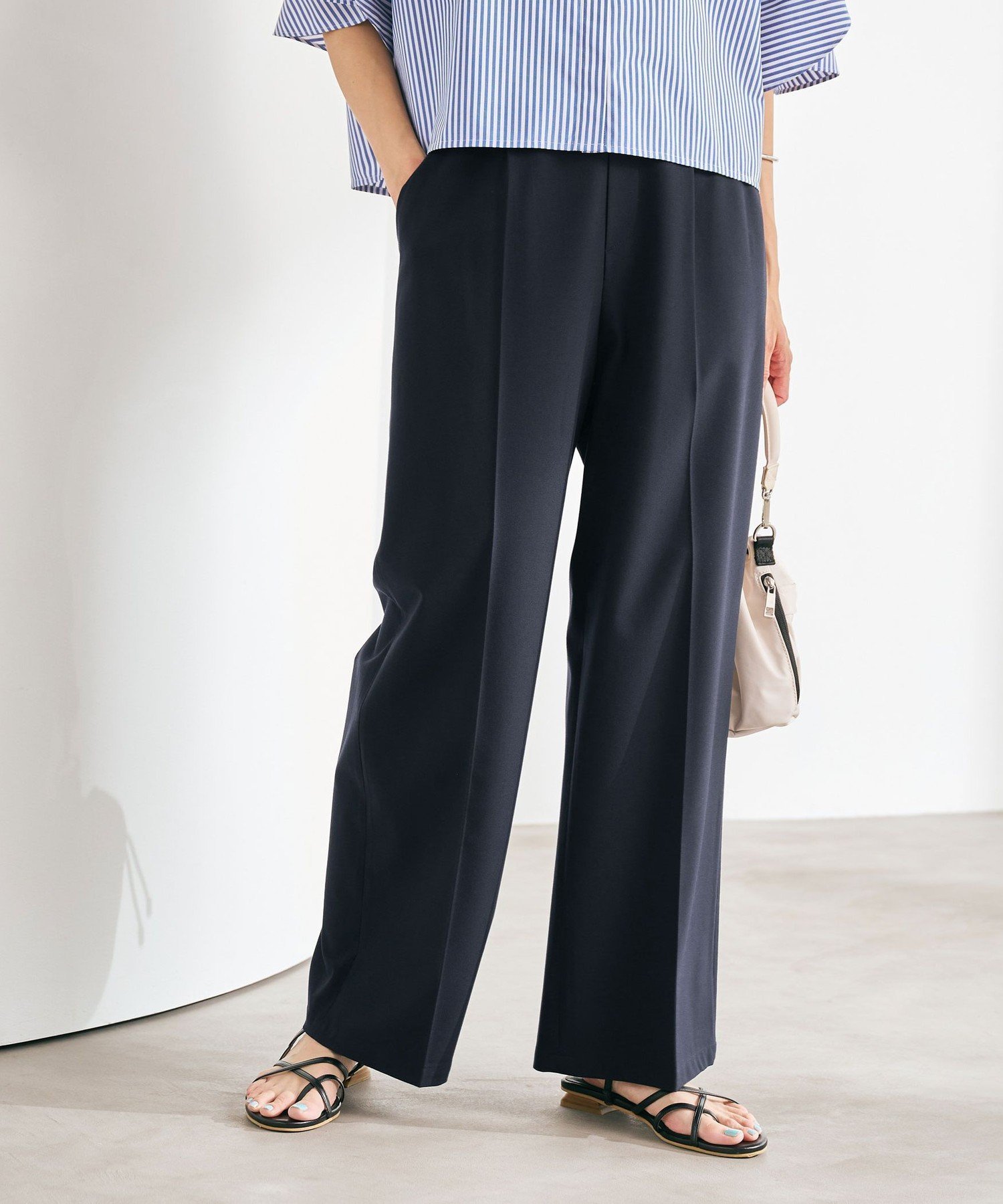 【ユナイテッドアローズ/UNITED ARROWS】のat ease オルマイ ワイド パンツ -マシンウォッシャブル・ストレッチ・帯電防止- 人気、トレンドファッション・服の通販 founy(ファニー) 　ファッション　Fashion　レディースファッション　Fashion for Women　パンツ　Pants & Trousers　春　Spring　ギャザー　Gathered, Ruffled　サスペンダー　Suspenders, Braces　ストレッチ　Stretch, Stretchy Fabric　ストレート　Straight, Straight Cut　スラックス　Slacks, Dress Pants　センター　Center, Center Line　定番　Standard, Basic Item　人気　Popular, Best Seller　ベーシック　Basic, Essential　リラックス　Relax, Relaxed Fit　ロング　Long, Long-Length　ワイド　Wide, Wide Fit　冬　Winter / This Winter　アウトレット　Outlet / Clearance　おすすめ　Recommended / Our Picks　エレガント 上品　Elegant　ビジネス 仕事 通勤　Business / Work / Commuting　 other-1|ID: prp329100004834879 ipo3291000000035215127