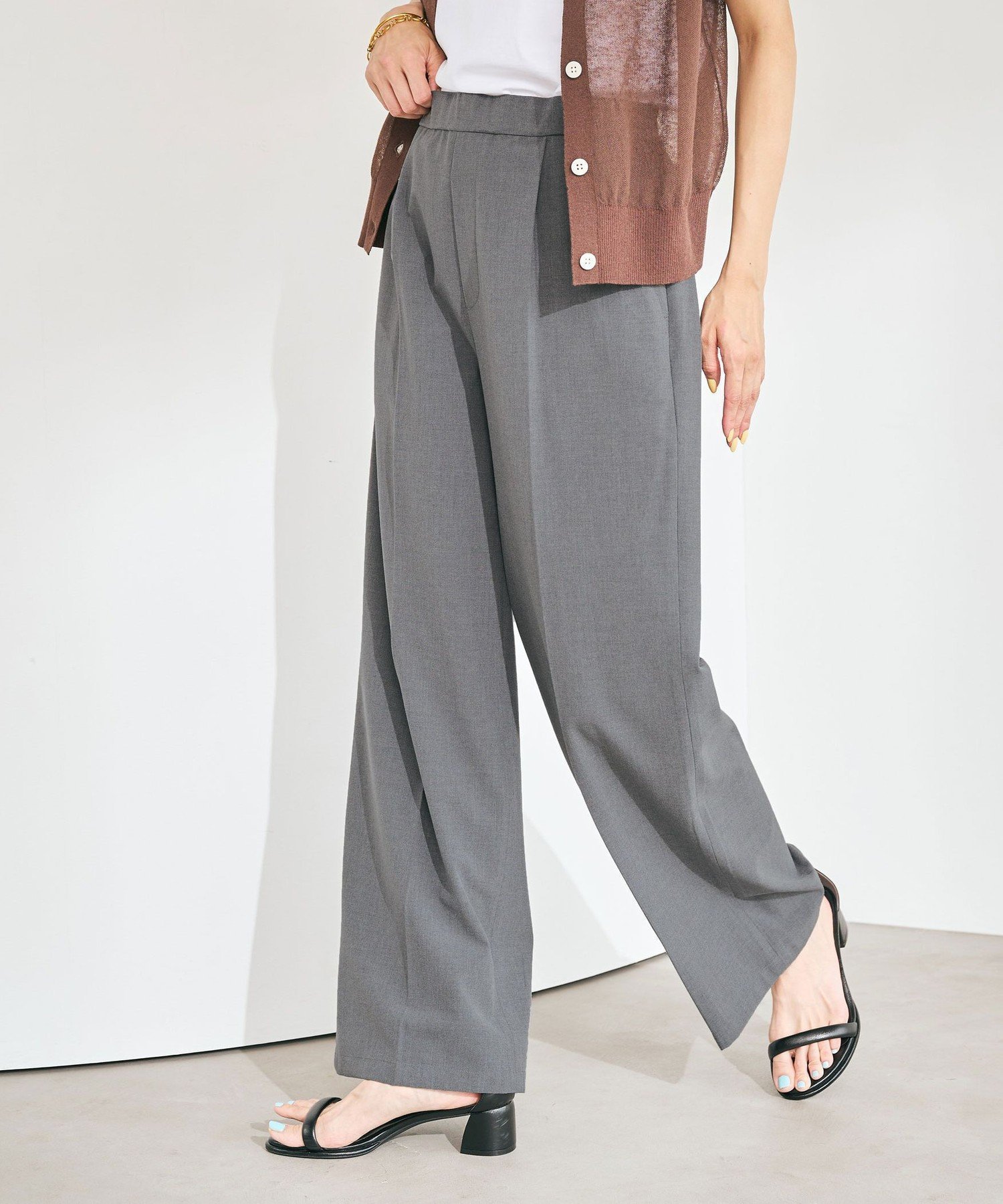 【ユナイテッドアローズ/UNITED ARROWS】のat ease オルマイ ワイド パンツ -マシンウォッシャブル・ストレッチ・帯電防止- インテリア・キッズ・メンズ・レディースファッション・服の通販 founy(ファニー) 　ファッション　Fashion　レディースファッション　Fashion for Women　パンツ　Pants & Trousers　春　Spring　ギャザー　Gathered, Ruffled　サスペンダー　Suspenders, Braces　ストレッチ　Stretch, Stretchy Fabric　ストレート　Straight, Straight Cut　スラックス　Slacks, Dress Pants　センター　Center, Center Line　定番　Standard, Basic Item　人気　Popular, Best Seller　ベーシック　Basic, Essential　リラックス　Relax, Relaxed Fit　ロング　Long, Long-Length　ワイド　Wide, Wide Fit　冬　Winter / This Winter　アウトレット　Outlet / Clearance　おすすめ　Recommended / Our Picks　エレガント 上品　Elegant　ビジネス 仕事 通勤　Business / Work / Commuting　MD.GRAY|ID: prp329100004834879 ipo3291000000035215130