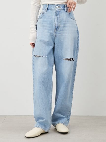 【ミラオーウェン/Mila Owen】の【WEB限定00サイズ】ワイドテーパードカットアウトデニムパンツ インテリア・キッズ・メンズ・レディースファッション・服の通販 founy(ファニー) 　雑誌掲載アイテム　Magazine Picks & Fashion Features　ファッション雑誌　Fashion Magazines　ヴェリィ　VERY　ジゼル　GISELe　ファッション　Fashion　レディースファッション　Fashion for Women　パンツ　Pants & Trousers　デニムパンツ・ジーンズ・美脚デニム　Denim Jeans & Pants　9月号　September Issue　7月号　July Issue　スタイリッシュ　Stylish, Fashionable　スマート　Smart, Elegant　スリット　Slit, Slit Detail　雑誌　Magazine, Fashion Magazine　テーパード　Tapered, Tapered Pants　デニム　Denim, Jeans Material　トレンド　Trend, Trending Now　8月号　August Issue, Aug. Edition　ブリーチ　Bleach, Washed Finish　ワイド　Wide, Wide Fit　日本製　Made In Japan　エレガント 上品　Elegant　SKY[082]|ID: prp329100004834919 ipo3291000000035215645