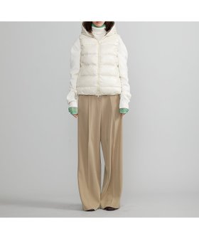 【デュベティカ/DUVETICA】のFEBERAQUATTRO 人気、トレンドファッション・服の通販 founy(ファニー) ファッション Fashion レディースファッション Fashion for Women アウトドア Outdoor Clothing ダウン Down, Puffer フェザー Feather, Feather Detail ベスト Vest, Waistcoat 軽量 Lightweight, Ultra Light ビジネス 仕事 通勤 Business / Work / Commuting |ID:prp329100004835006