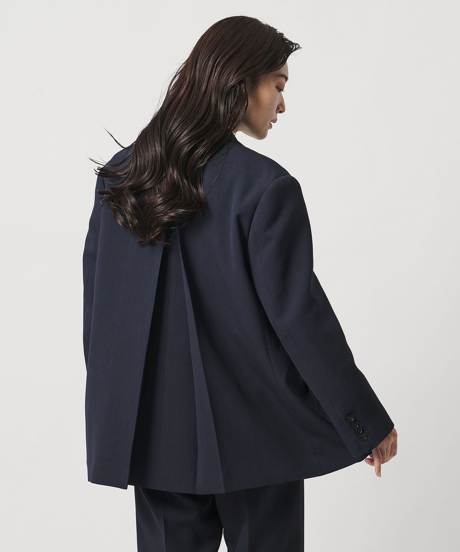 【ユナイテッドアローズ/UNITED ARROWS】のMARW UNITED ARROWS バックタック テーラードジャケット インテリア・キッズ・メンズ・レディースファッション・服の通販 founy(ファニー) 　ファッション　Fashion　レディースファッション　Fashion for Women　アウター　Coat / Outerwear Collection　レディースジャケット・軽アウター　Jackets　テーラードジャケット / 通勤・きれいめスタイル　Tailored Jackets & Blazers　シンプル　Simple, Minimal　ジャケット　Jacket, Outerwear　タイトスカート　Pencil Skirt, Tight Skirt　定番　Standard, Basic Item　ノースリーブ　Sleeveless, No-Sleeve　人気　Popular, Best Seller　ポケット　Pocket, Pocket Detail　エレガント 上品　Elegant　ビジネス 仕事 通勤　Business / Work / Commuting　NAVY|ID: prp329100004835013 ipo3291000000035216681