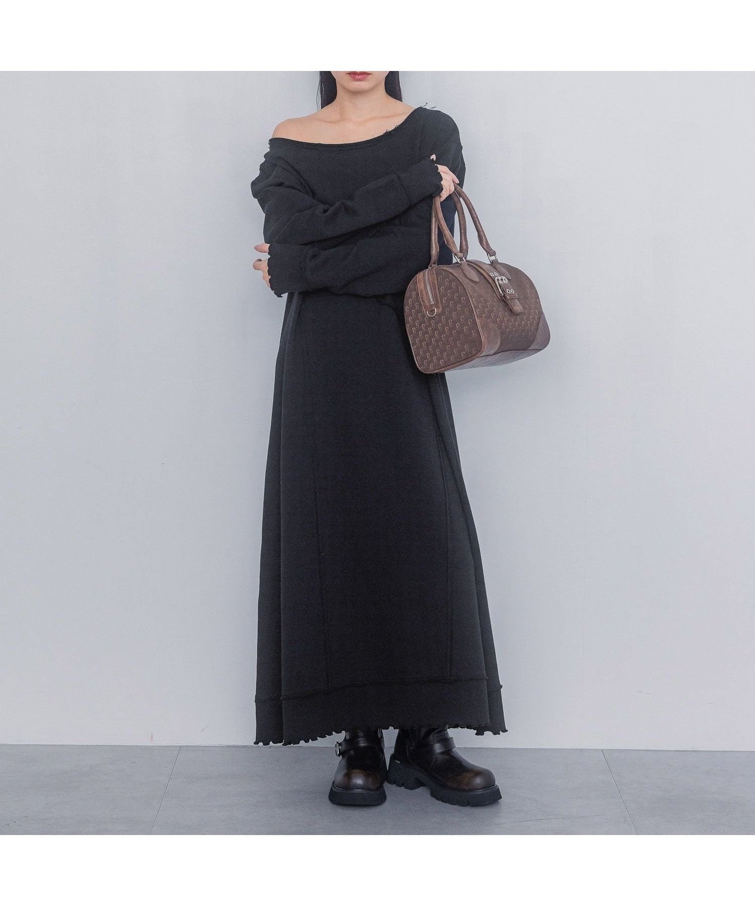 【ジーナシス/JEANASiS】のリメイクウラケルーズワンピース インテリア・キッズ・メンズ・レディースファッション・服の通販 founy(ファニー) 　ファッション　Fashion　レディースファッション　Fashion for Women　ワンピース　Dresses　おすすめ　Recommended / Our Picks　ショルダー　Shoulder, Shoulder Strap　シンプル　Simple, Minimal　スニーカー　Sneakers, Trainers　ネックレス　Necklace, Pendant Necklace　ポシェット　Pochette, Mini Bag　リメイク　Remake, Reconstructed　ルーズ　Loose, Oversized　ブラック|ID: prp329100004835064 ipo3291000000035217279