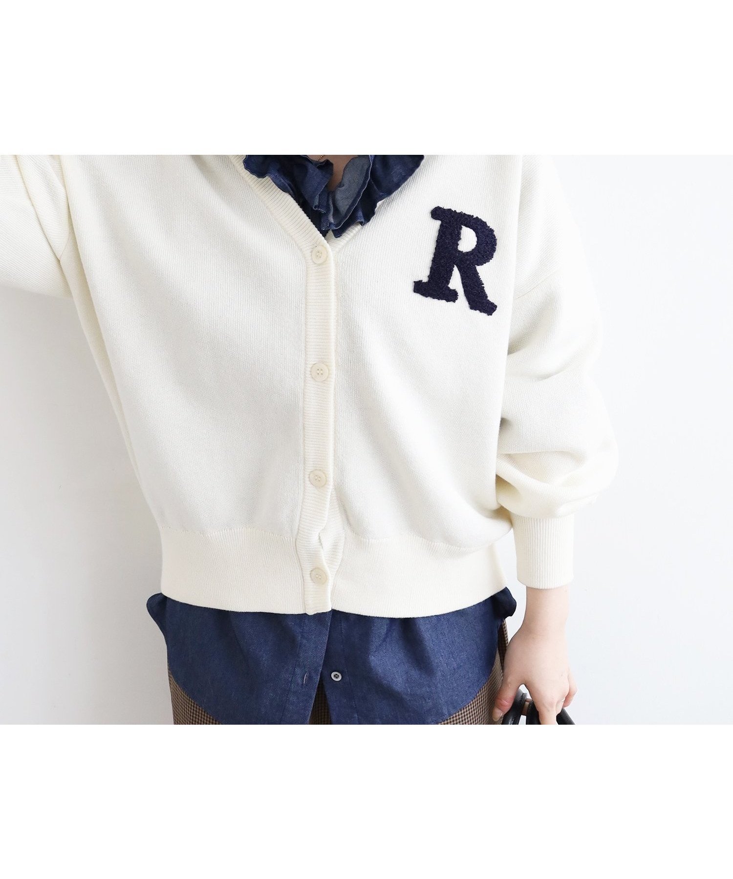 【ルクールブラン/le.coeur blanc】の再入荷《手洗い可能》サガラ刺繍Vカーディガン インテリア・キッズ・メンズ・レディースファッション・服の通販 founy(ファニー) 　ファッション　Fashion　レディースファッション　Fashion for Women　トップス・カットソー　Cut & Sew Tops　カーディガン・羽織り　Layered Style Cardigans　インナー　Innerwear　ウェーブ　Wavy Pattern　カットソー　Cut and Sewn Top　カーディガン　Cardigan, Knitwear　ショルダー　Shoulder, Shoulder Strap　シンプル　Simple, Minimal　スウェット / スエット　Sweatshirt, Sweatwear　ドロップ　Drop Shoulder, Dropped Style　ブルゾン　Blouson, Bomber Jacket　ベーシック　Basic, Essential　モコモコ　Fuzzy, Fluffy　ワンポイント　One Point, Statement Accent　再入荷　Restock / Back in Stock　おすすめ　Recommended / Our Picks　アイボリー|ID: prp329100004835077 ipo3291000000035217540