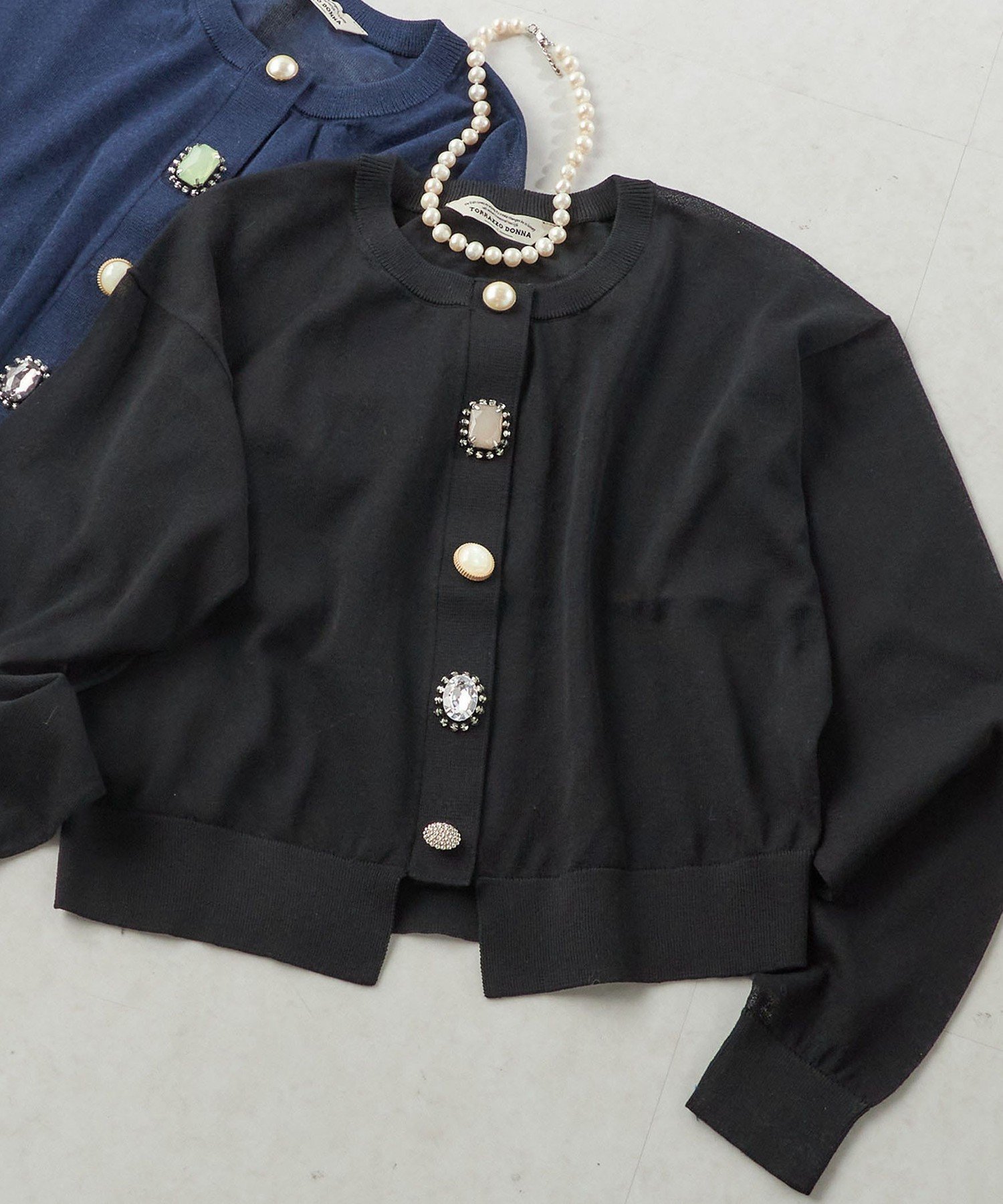 【シップス フォー ウィメン/SHIPS】のTORRAZZO DONNA 手洗い可能 ビジュー シアー カーディガン インテリア・キッズ・メンズ・レディースファッション・服の通販 founy(ファニー) 　ファッション　Fashion　レディースファッション　Fashion for Women　トップス・カットソー　Cut & Sew Tops　カーディガン・羽織り　Layered Style Cardigans　カーディガン　Cardigan, Knitwear　シアー　Sheer, See-Through　ダウン　Down, Puffer　デニム　Denim, Jeans Material　トレンド　Trend, Trending Now　定番　Standard, Basic Item　バランス　Balance, Style Balance　ビジュー　Bijou, Jewel-like Accent　フェミニン　Feminine, Girly　フロント　Front, Front Design　別注　Limited Edition, Custom Order　羽織　Haori, Light Jacket　ロング　Long, Long-Length　ワイド　Wide, Wide Fit　ワーク　Workwear, Utility Style　おすすめ　Recommended / Our Picks　夏　Summer　エレガント 上品　Elegant　ダークグレー|ID: prp329100004835128 ipo3291000000035218544