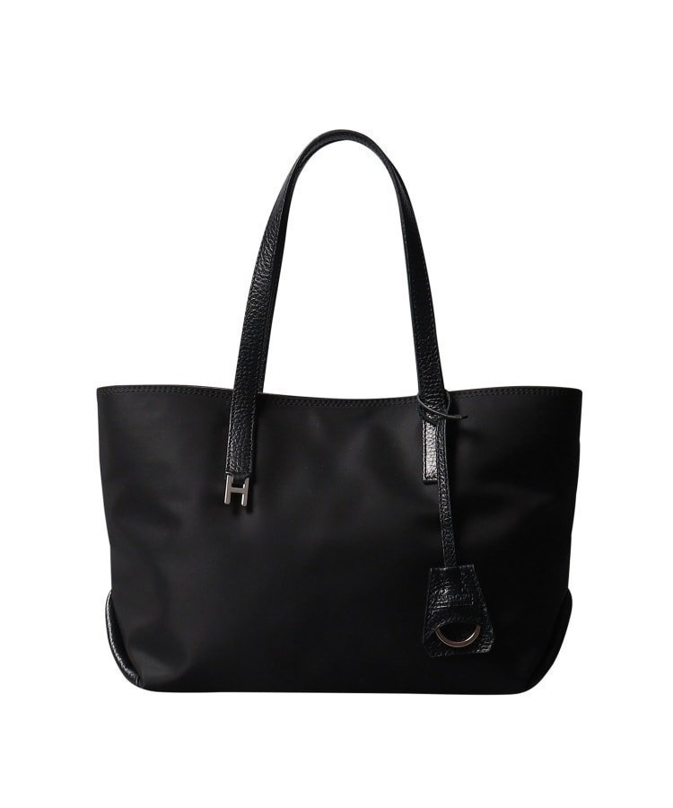 【ヒロフ/HIROFU】の【リベロ】ナイロン トートバッグ M(商品番号 P25-39313) 人気、トレンドファッション・服の通販 founy(ファニー) 　ファッション　Fashion　レディースファッション　Fashion for Women　バッグ　Bags　イタリア　Italy　シンプル　Simple, Minimal　スポーティ　Sporty, Casual Athletic　チャーム　Charm, Pendant　パッチ　Patch, Appliqué　ポケット　Pocket, Pocket Detail　マグネット　Magnet, Magnetic Closure　メタル　Metal, Metal Parts　おすすめ　Recommended / Our Picks　エレガント 上品　Elegant　ビジネス 仕事 通勤　Business / Work / Commuting　 other-1|ID: prp329100004835191 ipo3291000000035219613