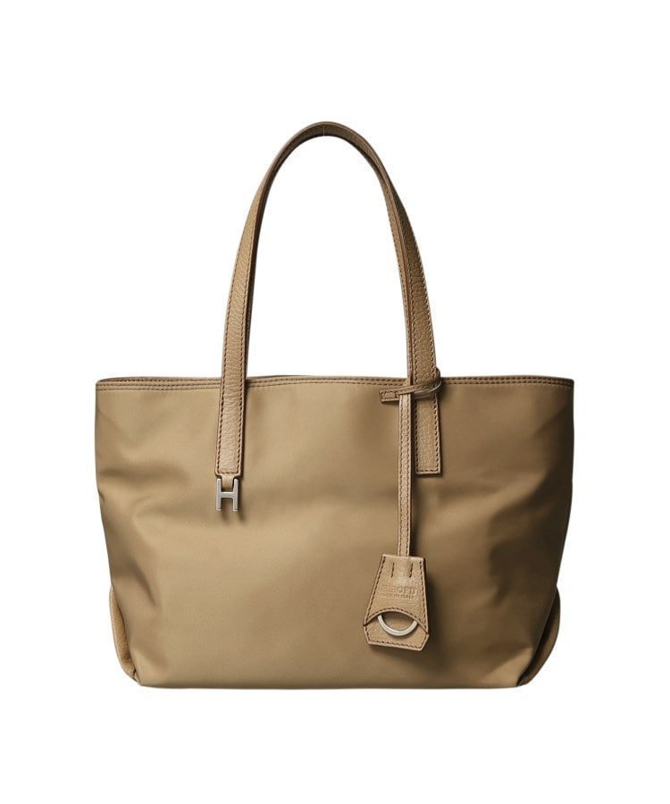 【ヒロフ/HIROFU】の【リベロ】ナイロン トートバッグ M(商品番号 P25-39313) インテリア・キッズ・メンズ・レディースファッション・服の通販 founy(ファニー) 　ファッション　Fashion　レディースファッション　Fashion for Women　バッグ　Bags　イタリア　Italy　シンプル　Simple, Minimal　スポーティ　Sporty, Casual Athletic　チャーム　Charm, Pendant　パッチ　Patch, Appliqué　ポケット　Pocket, Pocket Detail　マグネット　Magnet, Magnetic Closure　メタル　Metal, Metal Parts　おすすめ　Recommended / Our Picks　エレガント 上品　Elegant　ビジネス 仕事 通勤　Business / Work / Commuting　カシミア|ID: prp329100004835191 ipo3291000000035219618