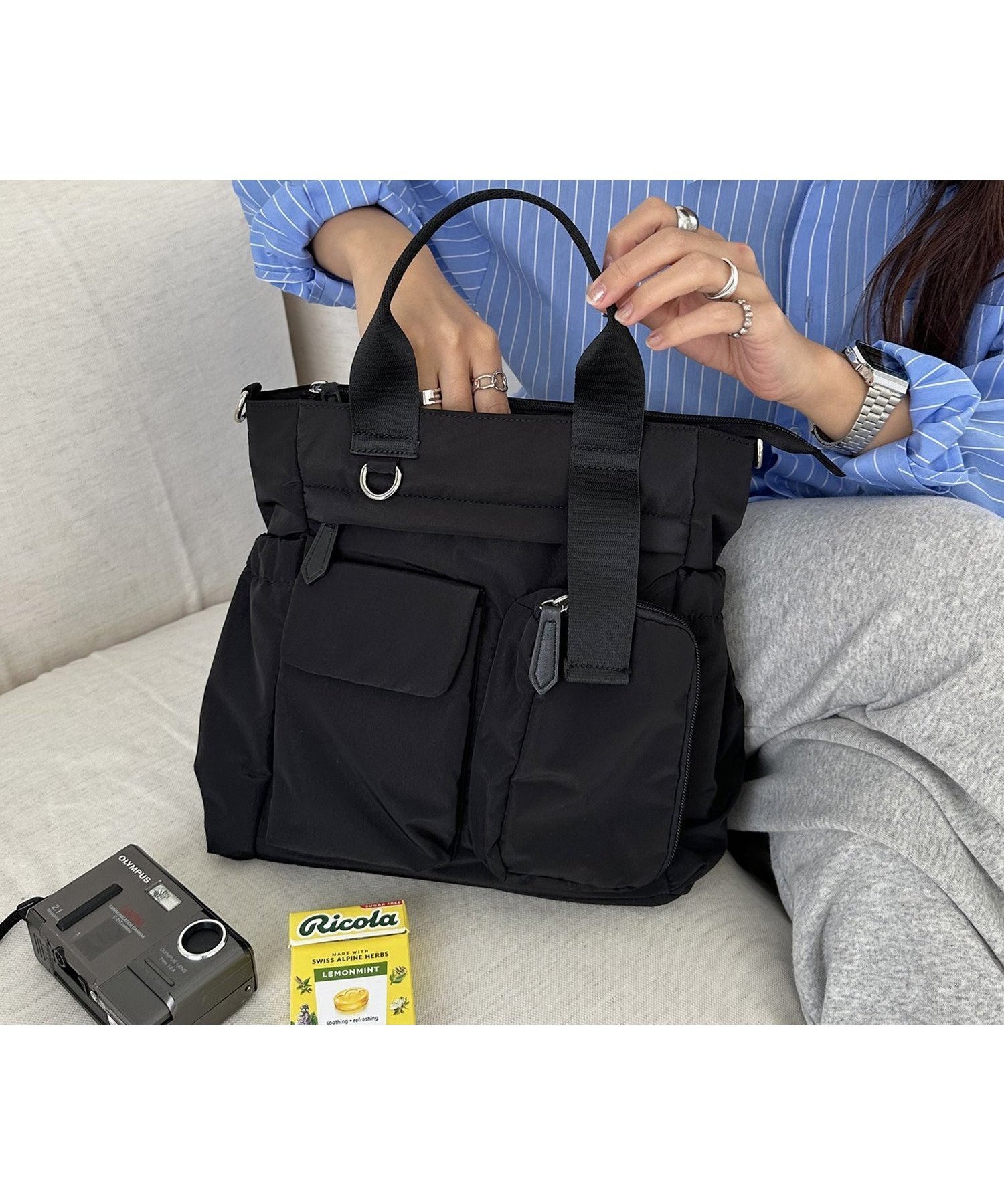 【ディスコート/Discoat】のユーティリティパフィトートバッグ 人気、トレンドファッション・服の通販 founy(ファニー) 　ファッション　Fashion　レディースファッション　Fashion for Women　バッグ　Bags　キーホルダー　Keychain, Key Holder　ギャザー　Gathered, Ruffled　コンパクト　Compact, Small Size　ショルダー　Shoulder, Shoulder Strap　ベーシック　Basic, Essential　ポケット　Pocket, Pocket Detail　旅行　Travel　スーツケース キャリーケース　Suitcase / Carry Case　ビジネス 仕事 通勤　Business / Work / Commuting　 other-1|ID: prp329100004835210 ipo3291000000035219875