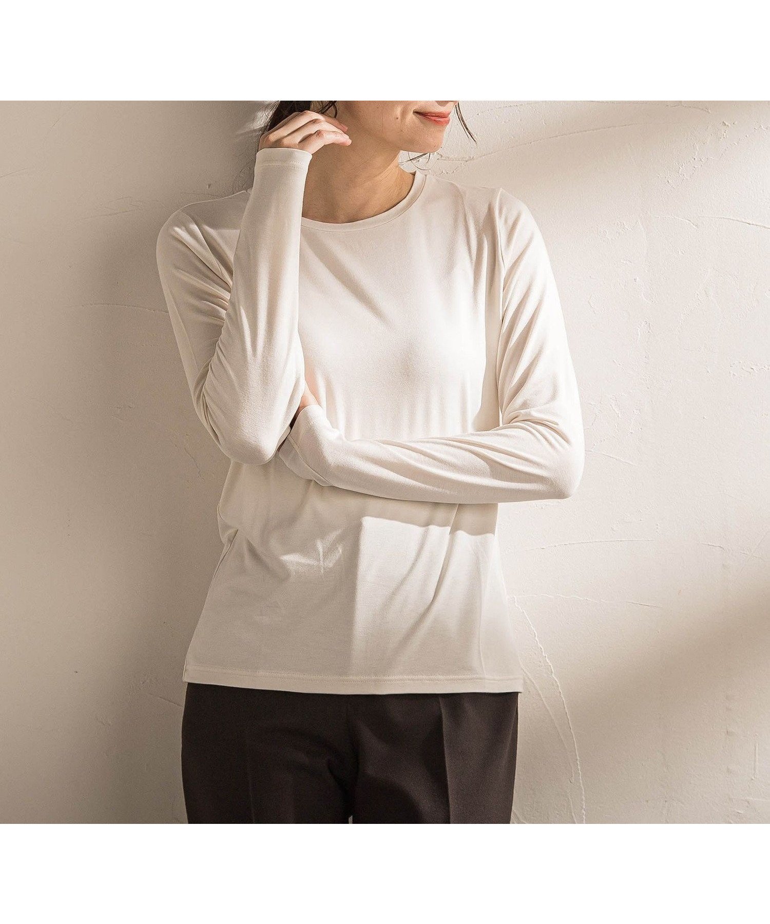 【ロートレ アモン/LAUTRE AMONT】の【WEB限定】吸湿発熱スムースタッチカットソー インテリア・キッズ・メンズ・レディースファッション・服の通販 founy(ファニー) 　ファッション　Fashion　レディースファッション　Fashion for Women　トップス・カットソー　Cut & Sew Tops　カットソー・ベーシックTシャツ　Cut-and-Sewn Tops / Stretch Tees & Basics　アクセサリー　Fashion Accessories　インナー　Innerwear　秋　Autumn　カーディガン　Cardigan, Knitwear　ジャケット　Jacket, Outerwear　ストレッチ　Stretch, Stretchy Fabric　ストール　Stole, Wrap　なめらか　Smooth, Silky Texture　フィット　Fit, Slim Fit　ベーシック　Basic, Essential　A/W・秋冬　Autumn/Winter　エレガント 上品　Elegant　ビジネス 仕事 通勤　Business / Work / Commuting　2025年　2025　2025-2026秋冬・A/W　Autumn/Winter 2025–26 AW25–26　オフホワイト|ID: prp329100004835216 ipo3291000000035219929