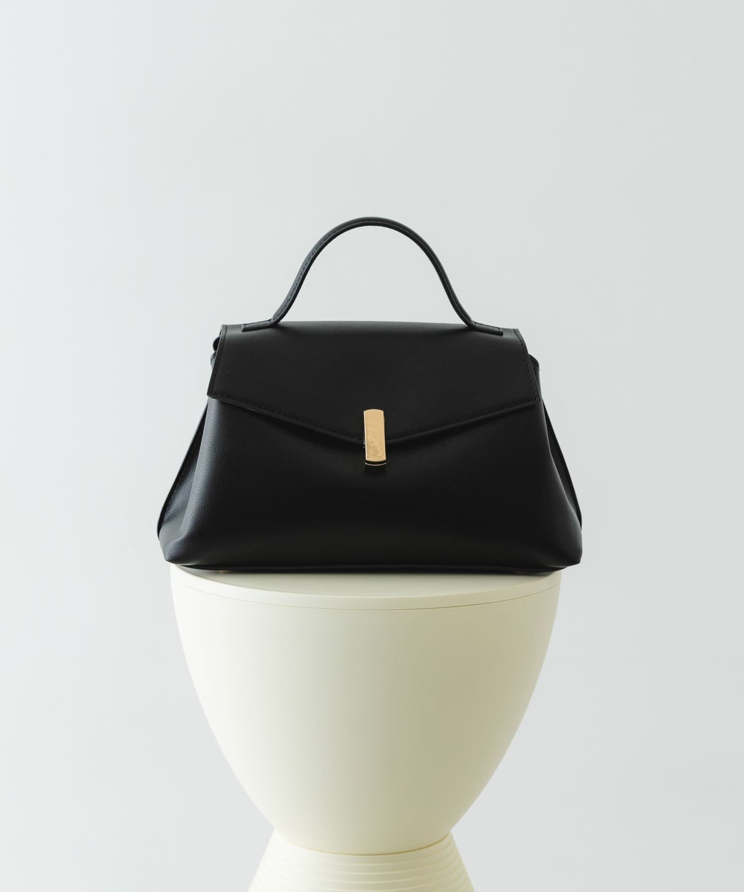 【ロデスコ/RODE SKO / URBAN RESEARCH】のフラップワンハンドルバッグ インテリア・キッズ・メンズ・レディースファッション・服の通販 founy(ファニー) 　ファッション　Fashion　レディースファッション　Fashion for Women　バッグ　Bags　2026年　2026　おすすめ　Recommended / Our Picks　ジャケット　Jacket, Outerwear　スマート　Smart, Elegant　セレモニー　Ceremony　ツイード　Twill, Twill Weave　フォーマル　Formal, Dressy　フラップ　Flap, Flap Pocket　ポケット　Pocket, Pocket Detail　ポーチ　Pouch, Small Case　エレガント 上品　Elegant　夏　Summer　春　Spring　S/S・春夏　SS, Spring/Summer, Warm Season　A/W・秋冬　Autumn/Winter　財布　Wallet, Purse　ブラック|ID: prp329100004835231 ipo3291000000035220100