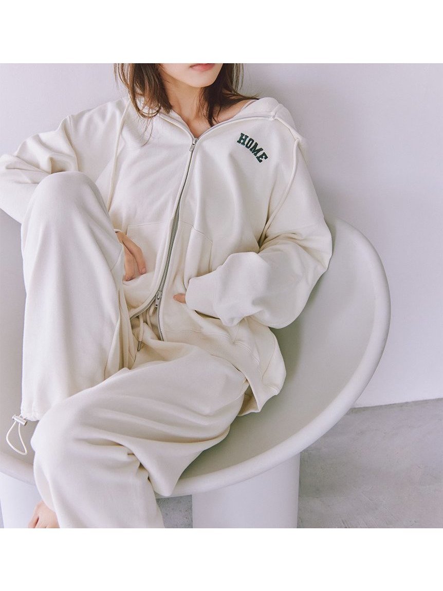 【スナイデル ホーム/SNIDEL HOME】の【SNIDEL HOME × 新木優子】スウェットプルオーバー 人気、トレンドファッション・服の通販 founy(ファニー) 　ファッションモデル・俳優・女優　Models　女性　Women　新木優子　Araki Yuko　ファッション　Fashion　レディースファッション　Fashion for Women　トップス・カットソー　Cut & Sew Tops　レディースパーカー・カジュアルフーディー　Casual Hoodies & Sweatshirts　カジュアルプルオーバー・ニットトップス　Pullovers & Knit Tops / Casual Pullovers　スウェット・クルーネックトップス　Sweatshirts & Crewnecks / Relaxed Fit Sweat Tops　コラボ　Collaboration, Collab　コレクション　Collection, Seasonal Line　スウェット / スエット　Sweatshirt, Sweatwear　スペシャル　Special, Limited Edition　スマート　Smart, Elegant　女優　Actress Style, Celebrity Inspired　フラワー　Flower, Floral　ベーシック　Basic, Essential　モチーフ　Motif, Design Theme　ロング　Long, Long-Length　おすすめ　Recommended / Our Picks　 other-1|ID: prp329100004835248 ipo3291000000035220245