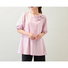 【ローズティアラ/Rose Tiara】の【接触冷感/UVカット/手洗いOK】バックギャザー切替カットソー 人気、トレンドファッション・服の通販 founy(ファニー) ファッション Fashion レディースファッション Fashion for Women トップス・カットソー Cut & Sew Tops カットソー・ベーシックTシャツ Cut-and-Sewn Tops / Stretch Tees & Basics カットソー Cut and Sewn Top ギャザー Gathered, Ruffled シンプル Simple, Minimal タフタ Taffeta, Structured Fabric ティアード Tiered, Tiered Style リボン Ribbon, Bow 切替 Switching, Contrast Panel |ID:prp329100004835279