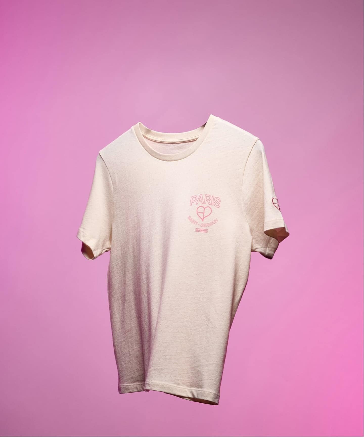 【エディフィス/EDIFICE】の【BlackpinkxPSG】Elevated Fitted GraphicTEE ST174- OFWPSG- BPP インテリア・キッズ・メンズ・レディースファッション・服の通販 founy(ファニー) 　ファッション　Fashion　レディースファッション　Fashion for Women　コレクション　Collection, Seasonal Line　サッカー　Seersucker, Summer Fabric　スポーツ　Sports, Activewear　スマート　Smart, Elegant　人気　Popular, Best Seller　フランス　France, French　ホワイト|ID: prp329100004835286 ipo3291000000035220711