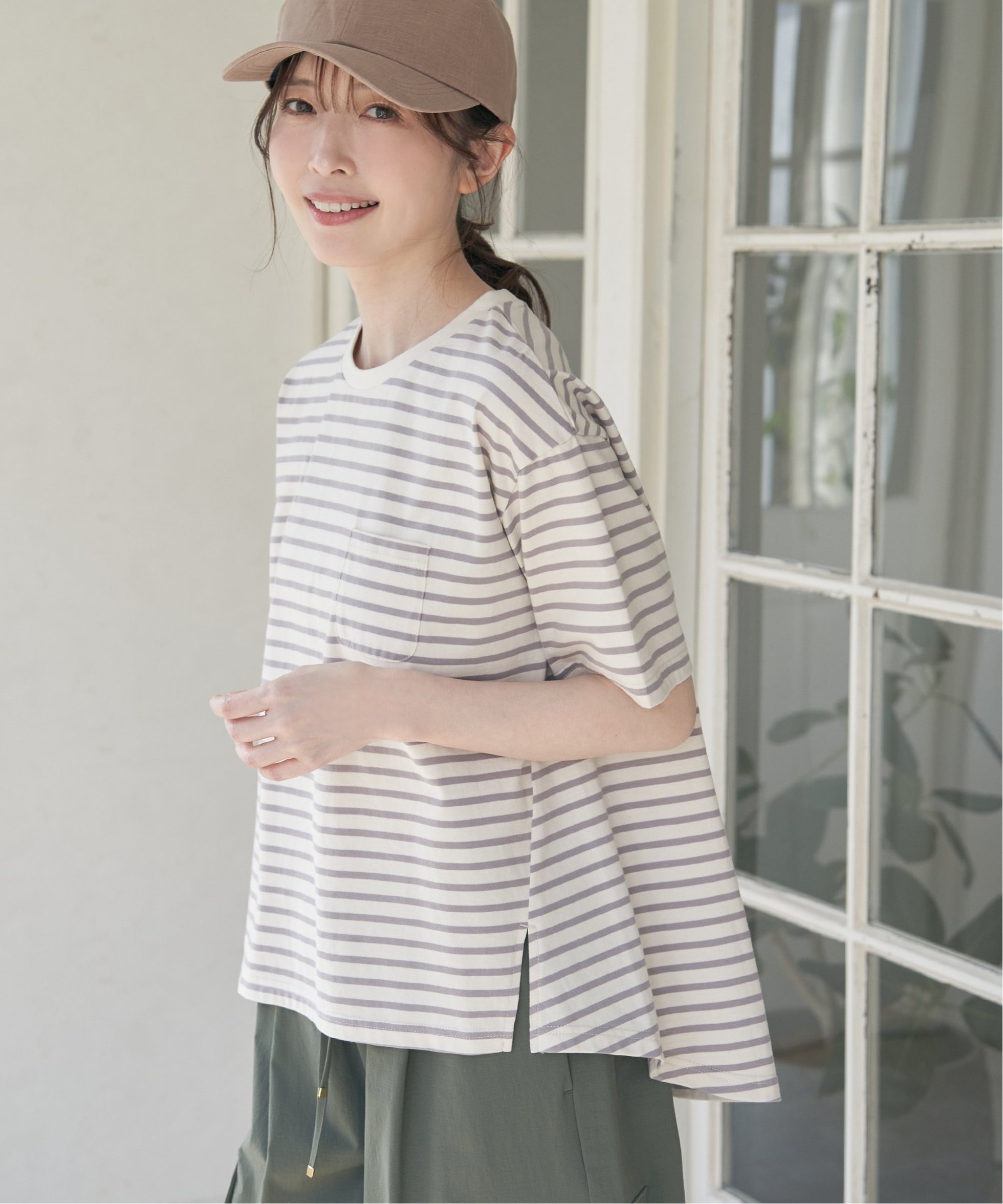 【イッカ/ikka】のコットンUSA半袖ポケットTシャツ インテリア・キッズ・メンズ・レディースファッション・服の通販 founy(ファニー) 　ファッション　Fashion　レディースファッション　Fashion for Women　トップス・カットソー　Cut & Sew Tops　シャツ・ブラウス・オフィスカジュアル　Elegant Blouses & Button-Ups　ロングTシャツ・Tシャツ　Longline T-Shirts & Tees　おすすめ　Recommended / Our Picks　カットソー　Cut and Sewn Top　シンプル　Simple, Minimal　スリット　Slit, Slit Detail　ポケット　Pocket, Pocket Detail　リラックス　Relax, Relaxed Fit　半袖　Short Sleeve, Half Sleeve　定番　Standard, Basic Item　グレー|ID: prp329100004835539 ipo3291000000035222515