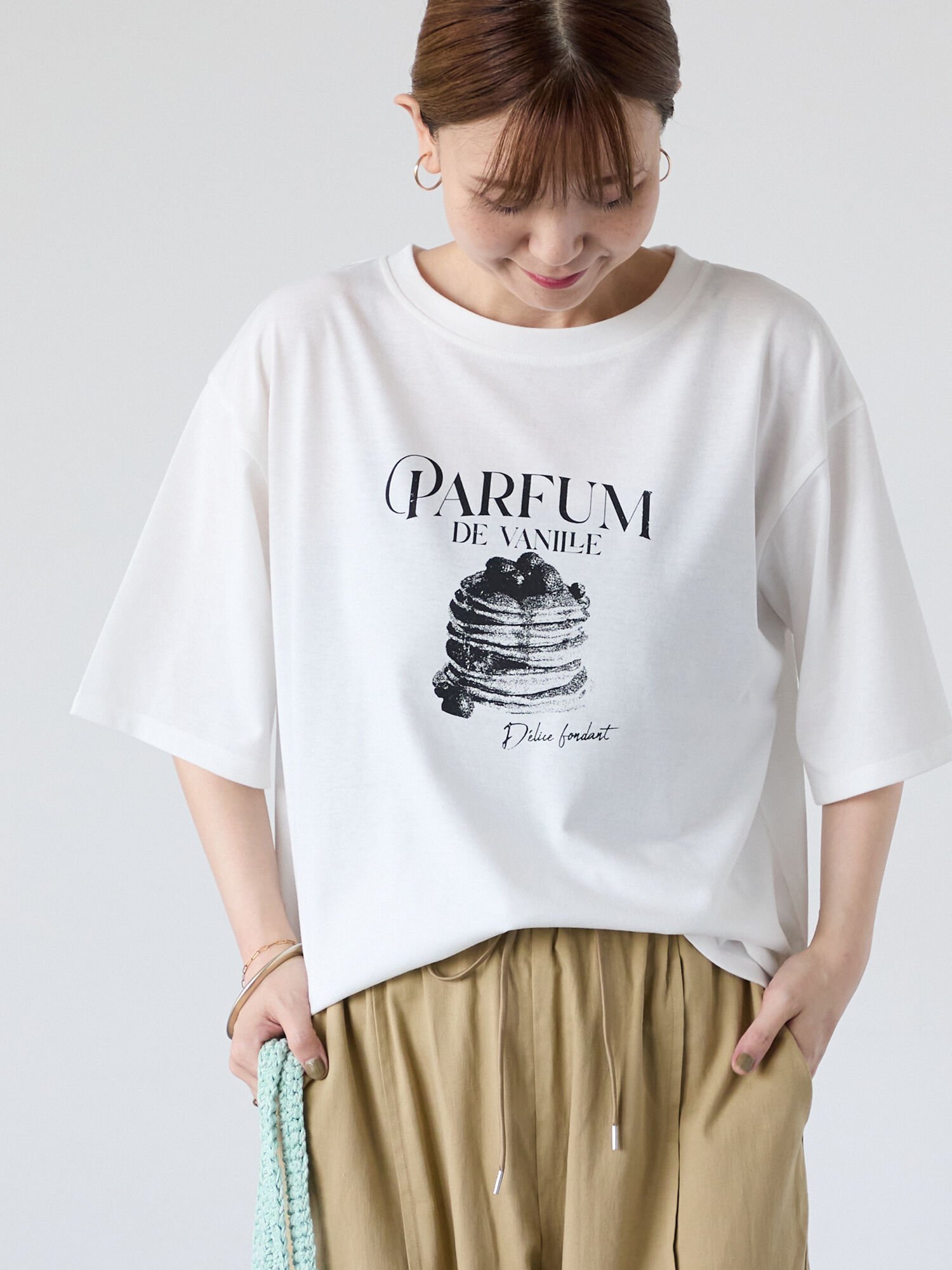 【テチチ/Te chichi】のパンケーキモチーフTシャツ インテリア・キッズ・メンズ・レディースファッション・服の通販 founy(ファニー) 　ファッション　Fashion　レディースファッション　Fashion for Women　トップス・カットソー　Cut & Sew Tops　シャツ・ブラウス・オフィスカジュアル　Elegant Blouses & Button-Ups　ロングTシャツ・Tシャツ　Longline T-Shirts & Tees　ガーリー　Girly, Feminine Style　プリント　Print, Printed Pattern　ベーシック　Basic, Essential　モチーフ　Motif, Design Theme　モノトーン　Monotone, Black and White　オフホワイト|ID: prp329100004835547 ipo3291000000035222554