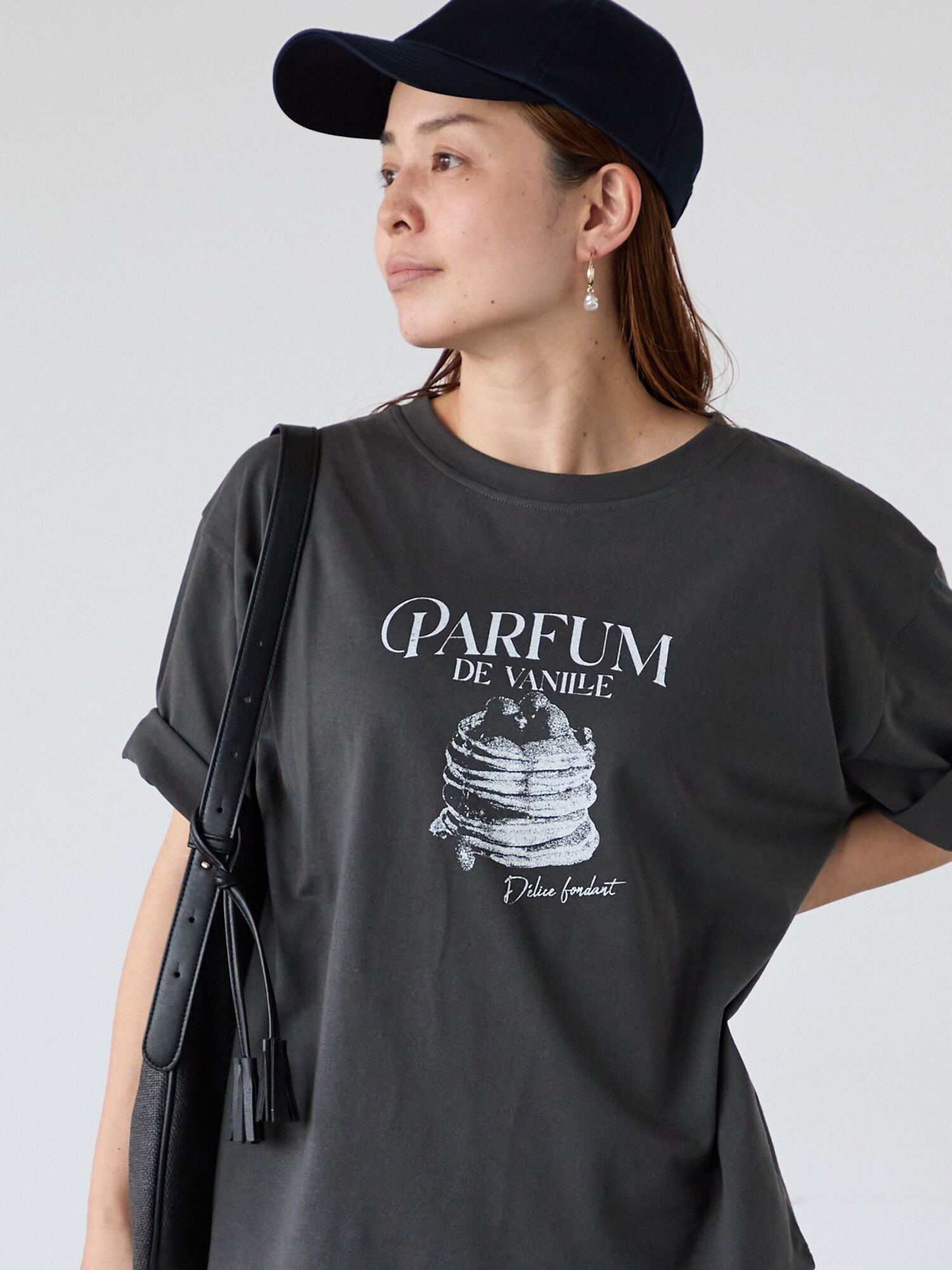 【テチチ/Te chichi】のパンケーキモチーフTシャツ インテリア・キッズ・メンズ・レディースファッション・服の通販 founy(ファニー) 　ファッション　Fashion　レディースファッション　Fashion for Women　トップス・カットソー　Cut & Sew Tops　シャツ・ブラウス・オフィスカジュアル　Elegant Blouses & Button-Ups　ロングTシャツ・Tシャツ　Longline T-Shirts & Tees　ガーリー　Girly, Feminine Style　プリント　Print, Printed Pattern　ベーシック　Basic, Essential　モチーフ　Motif, Design Theme　モノトーン　Monotone, Black and White　チャコールグレー|ID: prp329100004835547 ipo3291000000035222556