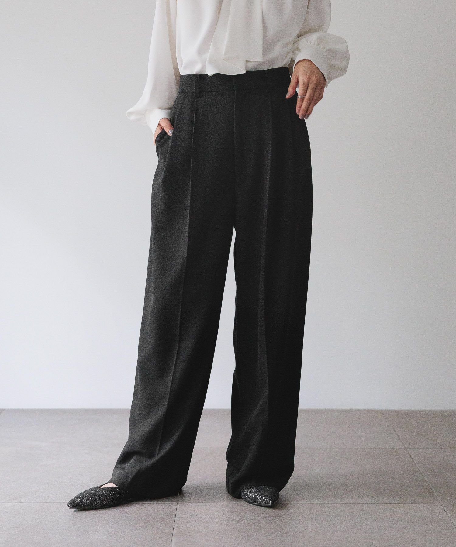 【ローリーズファーム/LOWRYS FARM】のdaymeワイドパンツ インテリア・キッズ・メンズ・レディースファッション・服の通販 founy(ファニー) 　ファッション　Fashion　レディースファッション　Fashion for Women　パンツ　Pants & Trousers　おすすめ　Recommended / Our Picks　サテン　Satin, Glossy Fabric　ジャケット　Jacket, Outerwear　ストレート　Straight, Straight Cut　セットアップ　Set-Up, Coordinated Outfit　ダブル　Double, Double-Breasted　フェミニン　Feminine, Girly　フロント　Front, Front Design　リラックス　Relax, Relaxed Fit　レース　Lace, Lace Fabric　ワイド　Wide, Wide Fit　エレガント 上品　Elegant　ブラック|ID: prp329100004835656 ipo3291000000035223264