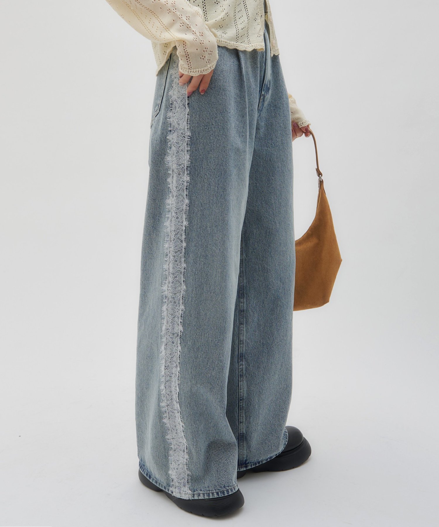 【ディスコート/Discoat】の【SS先行 /umm.】サイドレースデニムワイドパンツ《サイズ展開あり》 インテリア・キッズ・メンズ・レディースファッション・服の通販 founy(ファニー) 　ファッション　Fashion　レディースファッション　Fashion for Women　パンツ　Pants & Trousers　デニム　Denim, Jeans Material　トレンド　Trend, Trending Now　レース　Lace, Lace Fabric　ワイド　Wide, Wide Fit　夏　Summer　定番　Standard, Basic Item　春　Spring　S/S・春夏　SS, Spring/Summer, Warm Season　ブルー|ID: prp329100004835685 ipo3291000000035223464