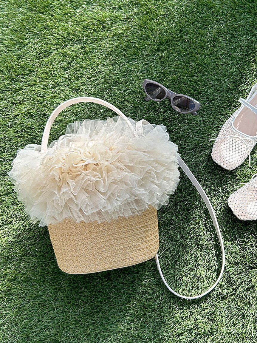 【リリーブラウン/Lily Brown】の2wayチュール切り替えバッグ インテリア・キッズ・メンズ・レディースファッション・服の通販 founy(ファニー) 　ファッション　Fashion　レディースファッション　Fashion for Women　バッグ　Bags　エアリー　Airy Texture　コンビ　Combo, Combination Style　サテン　Satin, Glossy Fabric　ショルダー　Shoulder, Shoulder Strap　スマート　Smart, Elegant　チュール　Tulip, Tulip Motif　バケツ　Bucket, Bucket Style　ポケット　Pocket, Pocket Detail　ランダム　Random, Irregular　エレガント 上品　Elegant　今季　This Season, Current Season　BEG[037]|ID: prp329100004835720 ipo3291000000035223682