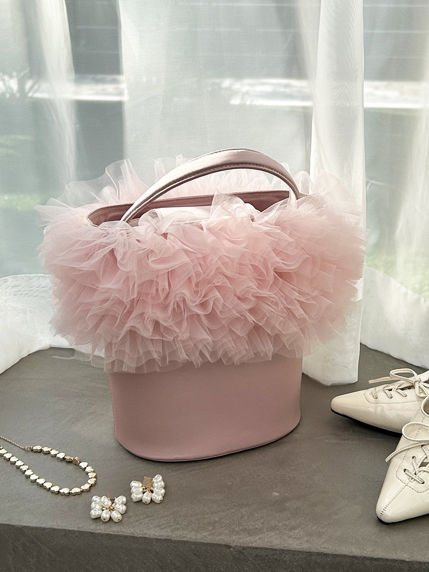 【リリーブラウン/Lily Brown】の2wayチュール切り替えバッグ インテリア・キッズ・メンズ・レディースファッション・服の通販 founy(ファニー) 　ファッション　Fashion　レディースファッション　Fashion for Women　バッグ　Bags　エアリー　Airy Texture　コンビ　Combo, Combination Style　サテン　Satin, Glossy Fabric　ショルダー　Shoulder, Shoulder Strap　スマート　Smart, Elegant　チュール　Tulip, Tulip Motif　バケツ　Bucket, Bucket Style　ポケット　Pocket, Pocket Detail　ランダム　Random, Irregular　エレガント 上品　Elegant　今季　This Season, Current Season　PNK[066]|ID: prp329100004835720 ipo3291000000035223683