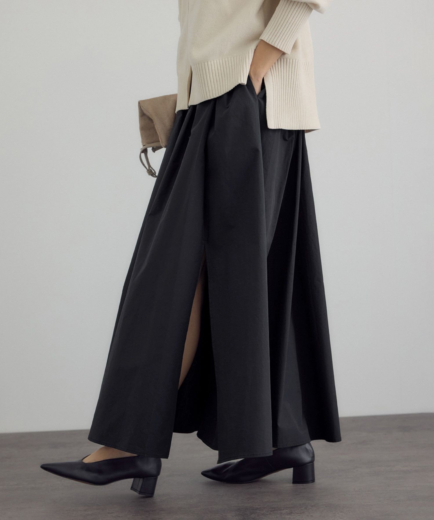 【サロン アダム エ ロペ/SALON adam et rope'】の【WEB限定】スリットフレアスカート 人気、トレンドファッション・服の通販 founy(ファニー) 　ファッション　Fashion　レディースファッション　Fashion for Women　スカート　Skirts　Aライン・フレアスカート　A-Line & Flared Skirts　ギャザー　Gathered, Ruffled　吸水　Absorbent, Quick-Dry　スキッパー　Skipper, Open Collar　スタイリッシュ　Stylish, Fashionable　スリット　Slit, Slit Detail　タイプライター　Typewriter Fabric, Crisp Cotton　ノースリーブ　Sleeveless, No-Sleeve　フレア　Flare, Flared　ポケット　Pocket, Pocket Detail　ランダム　Random, Irregular　ロング　Long, Long-Length　エレガント 上品　Elegant　 other-1|ID: prp329100004835789 ipo3291000000035224182