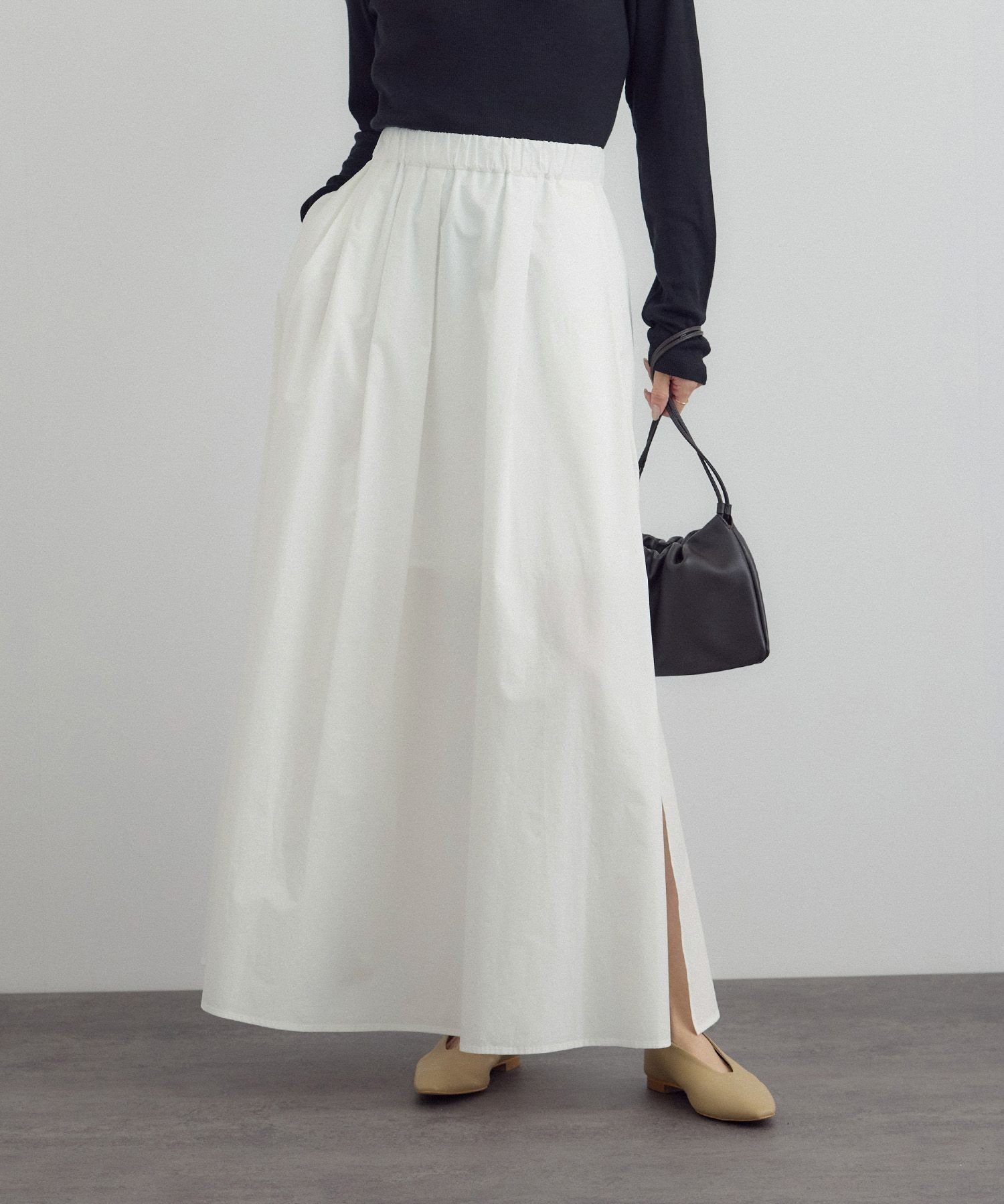 【サロン アダム エ ロペ/SALON adam et rope'】の【WEB限定】スリットフレアスカート インテリア・キッズ・メンズ・レディースファッション・服の通販 founy(ファニー) 　ファッション　Fashion　レディースファッション　Fashion for Women　スカート　Skirts　Aライン・フレアスカート　A-Line & Flared Skirts　ギャザー　Gathered, Ruffled　吸水　Absorbent, Quick-Dry　スキッパー　Skipper, Open Collar　スタイリッシュ　Stylish, Fashionable　スリット　Slit, Slit Detail　タイプライター　Typewriter Fabric, Crisp Cotton　ノースリーブ　Sleeveless, No-Sleeve　フレア　Flare, Flared　ポケット　Pocket, Pocket Detail　ランダム　Random, Irregular　ロング　Long, Long-Length　エレガント 上品　Elegant　オフホワイト(15)|ID: prp329100004835789 ipo3291000000035224185