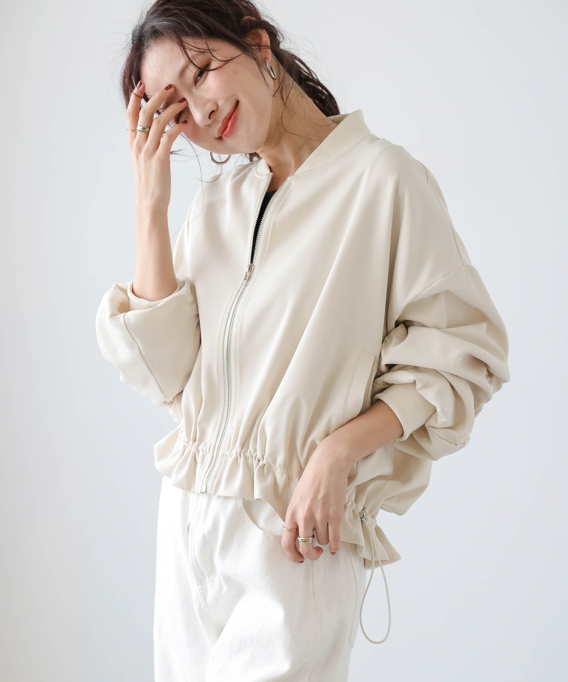 【ラジュール/Lajour】のドロスト ギャザーブルゾン 人気、トレンドファッション・服の通販 founy(ファニー) 　ファッション　Fashion　レディースファッション　Fashion for Women　アウター　Coat / Outerwear Collection　ブルゾンジャケット・スポーティアウター　Blouson Jackets　なめらか　Smooth, Silky Texture　ギャザー　Gathered, Ruffled　スリーブ　Sleeve, Long Sleeve / Short Sleeve　ドローコード　Drawcord, Drawstring Cord　ドローストリング　Drawstring, Pull Cord　フェミニン　Feminine, Girly　フレア　Flare, Flared　ブルゾン　Blouson, Bomber Jacket　 other-1|ID: prp329100004835807 ipo3291000000035224292