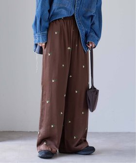 【アウトドアプロダクツ ユージュアルシングス/OUTDOOR PRODUCTS Usual Things】のフラワーエンブロイダリーサテンイージーパンツ 人気、トレンドファッション・服の通販 founy(ファニー) ファッション Fashion レディースファッション Fashion for Women パンツ Pants & Trousers デニム Denim, Jeans Material エレガント 上品 Elegant |ID:prp329100004835827