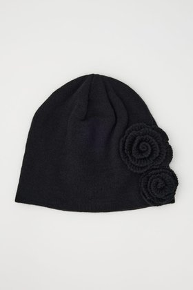 【スライ/SLY】のFLOWER MOTIF KNIT BEANIE 人気、トレンドファッション・服の通販 founy(ファニー) ファッション Fashion レディースファッション Fashion for Women トップス・カットソー Cut & Sew Tops ニット Knit Tops & Sweaters おすすめ Recommended / Our Picks アクリル Acrylic Material ガーリー Girly, Feminine Style シンプル Simple, Minimal デニム Denim, Jeans Material ハンド Hand, Handmade フラワー Flower, Floral モチーフ Motif, Design Theme |ID:prp329100004835856