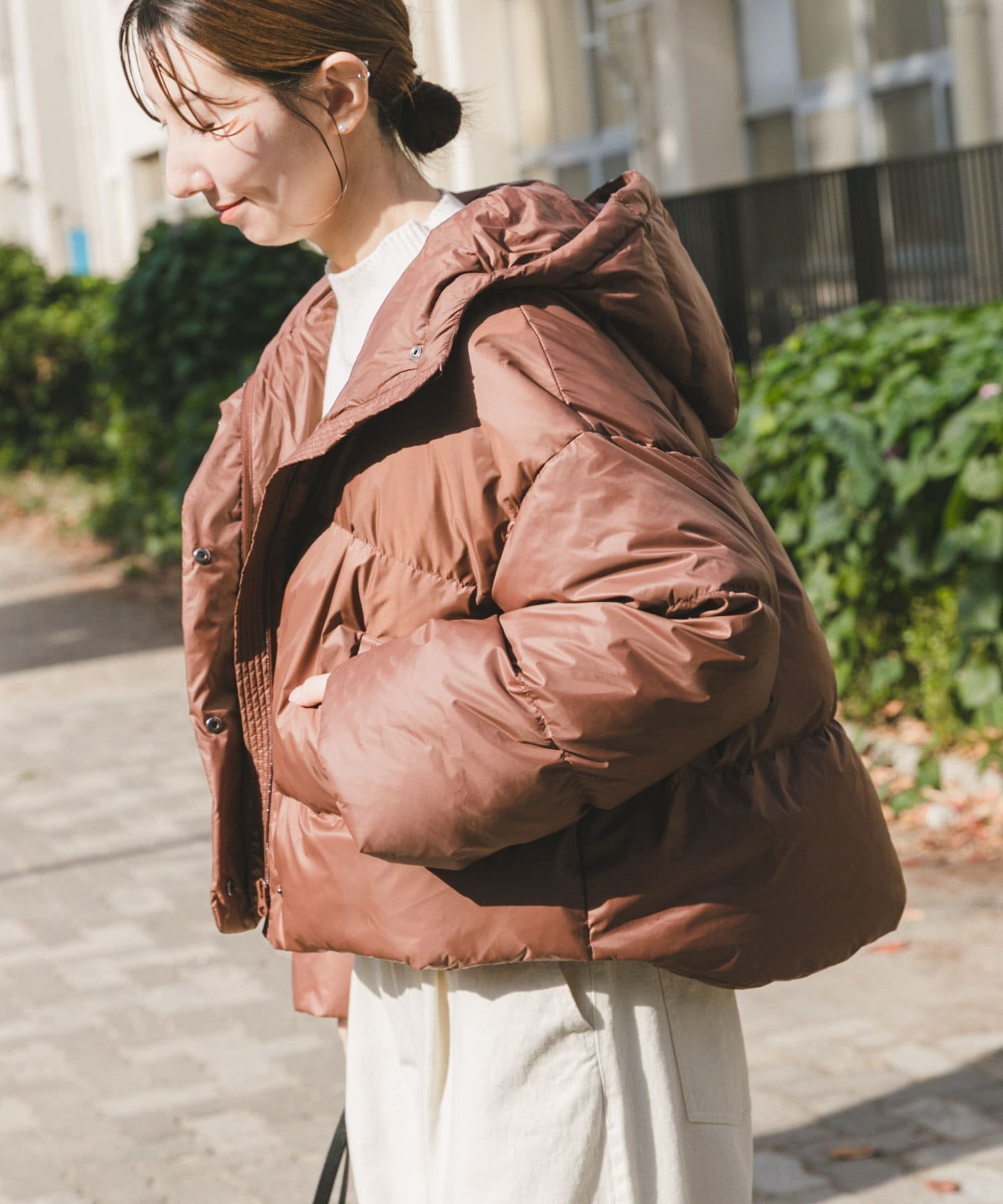 【アイテムズアーバンリサーチ/ITEMS URBAN RESEARCH】のフーディーショートダウン インテリア・キッズ・メンズ・レディースファッション・服の通販 founy(ファニー) 　ファッション　Fashion　レディースファッション　Fashion for Women　2025年　2025　2025-2026秋冬・A/W　Autumn/Winter 2025–26 AW25–26　冬　Winter / This Winter　ダウン　Down, Puffer　バランス　Balance, Style Balance　フェザー　Feather, Feather Detail　今季　This Season, Current Season　A/W・秋冬　Autumn/Winter　防寒　Cold Protection, Winter-Ready　ブラウン|ID: prp329100004835862 ipo3291000000035224705