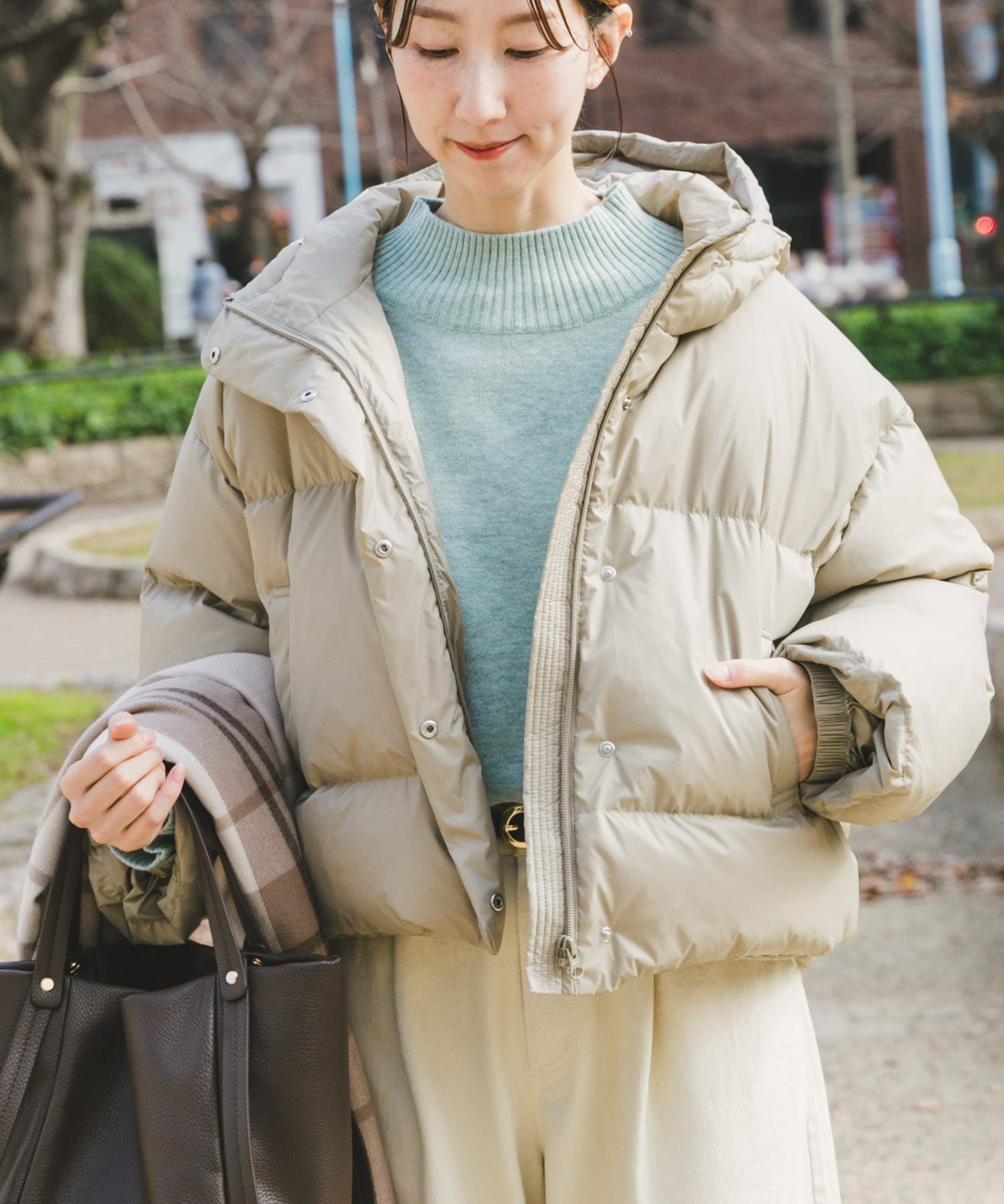 【アイテムズアーバンリサーチ/ITEMS URBAN RESEARCH】のフーディーショートダウン インテリア・キッズ・メンズ・レディースファッション・服の通販 founy(ファニー) 　ファッション　Fashion　レディースファッション　Fashion for Women　2025年　2025　2025-2026秋冬・A/W　Autumn/Winter 2025–26 AW25–26　冬　Winter / This Winter　ダウン　Down, Puffer　バランス　Balance, Style Balance　フェザー　Feather, Feather Detail　今季　This Season, Current Season　A/W・秋冬　Autumn/Winter　防寒　Cold Protection, Winter-Ready　ベージュ系その他|ID: prp329100004835862 ipo3291000000035224708