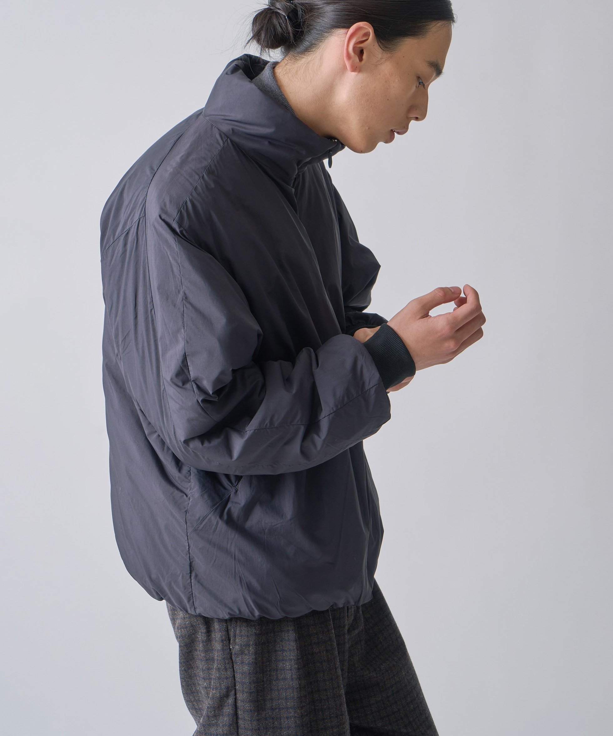 【ビーアパートメント/b apartment / MEN】の「miffew/ ミフュー」TRACK DOWN JACKET インテリア・キッズ・メンズ・レディースファッション・服の通販 founy(ファニー) 　ファッション　Fashion　メンズファッション　Fashion for Men　インナー　Innerwear　コレクション　Collection, Seasonal Line　シャーリング　Shirring, Ruched　ジャケット　Jacket, Outerwear　スポーティ　Sporty, Casual Athletic　ダウン　Down, Puffer　トレンド　Trend, Trending Now　フェザー　Feather, Feather Detail　フォルム　Silhouette, Form　フロント　Front, Front Design　ポケット　Pocket, Pocket Detail　冬　Winter / This Winter　再入荷　Restock / Back in Stock　2025年　2025　2025-2026秋冬・A/W　Autumn/Winter 2025–26 AW25–26　BLACK|ID: prp329100004835906 ipo3291000000035225045