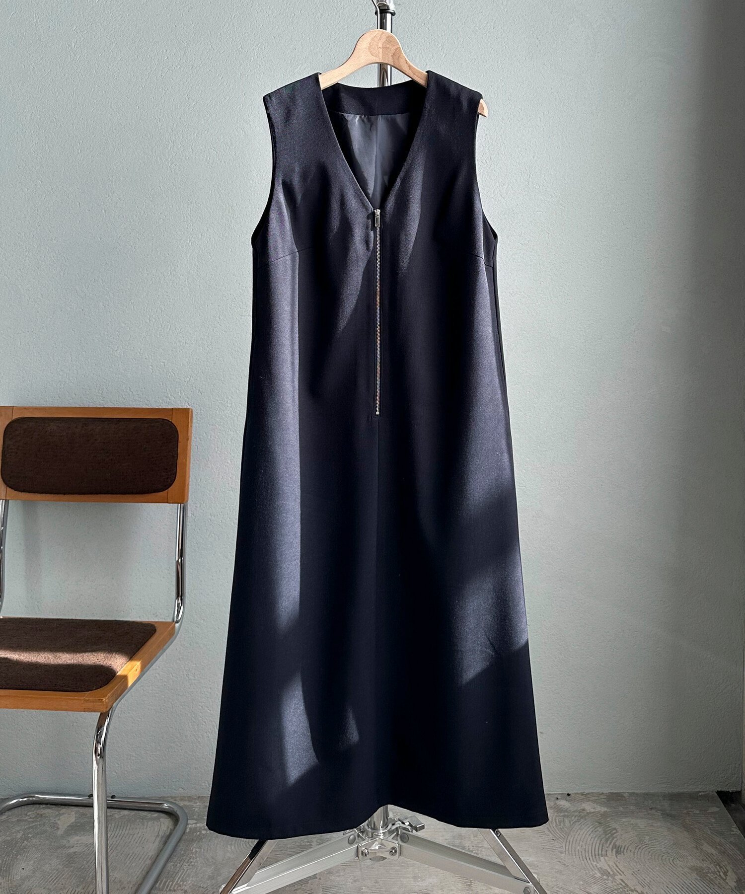 【ドゥ アルシーヴ/Doux archives】のフロントジップジャンスカ インテリア・キッズ・メンズ・レディースファッション・服の通販 founy(ファニー) 　ファッション　Fashion　レディースファッション　Fashion for Women　ジップ　Zip, Zipper　ポケット　Pocket, Pocket Detail　リネン　Linen, Linen Fabric　NAVY|ID: prp329100004835937 ipo3291000000035225268