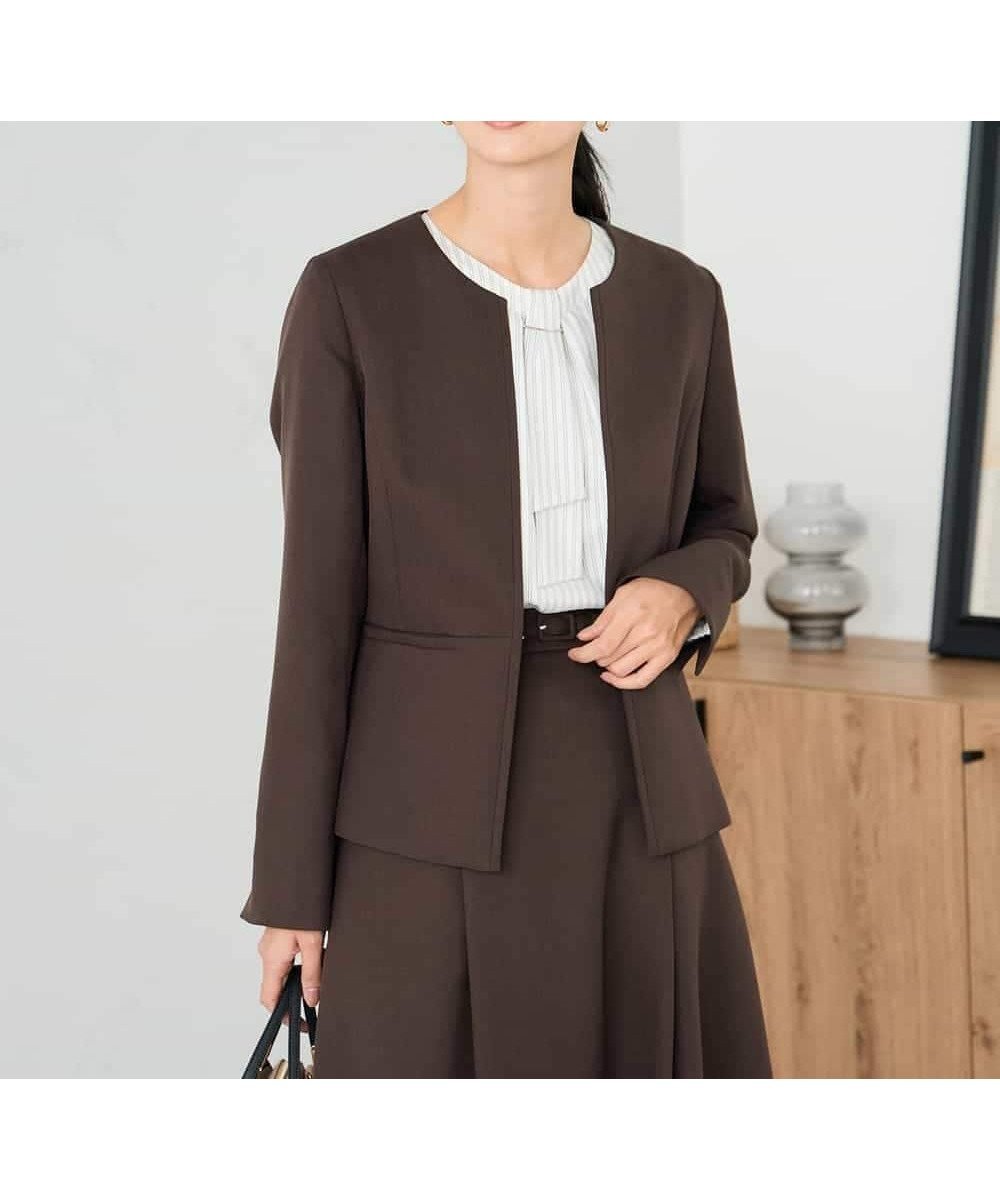 【アー ヴェー ヴェー/a.v.v】の【洗える/イージーケア/ストレッチ】パウダーツイルキーネックジャケット インテリア・キッズ・メンズ・レディースファッション・服の通販 founy(ファニー) 　ファッション　Fashion　レディースファッション　Fashion for Women　アウター　Coat / Outerwear Collection　レディースジャケット・軽アウター　Jackets　春　Spring　洗える　Machine Washable　秋　Autumn　ジャケット　Jacket, Outerwear　ストレッチ　Stretch, Stretchy Fabric　ストレート　Straight, Straight Cut　スリット　Slit, Slit Detail　セットアップ　Set-Up, Coordinated Outfit　タイトスカート　Pencil Skirt, Tight Skirt　定番　Standard, Basic Item　人気　Popular, Best Seller　パターン　Pattern, Design Print　フレア　Flare, Flared　ベーシック　Basic, Essential　ボトム　Bottoms, Lower Wear　ポケット　Pocket, Pocket Detail　楽ちん　Easy Fit, Comfortable　ワイド　Wide, Wide Fit　冬　Winter / This Winter　再入荷　Restock / Back in Stock　おすすめ　Recommended / Our Picks　夏　Summer　エレガント 上品　Elegant　ビジネス 仕事 通勤　Business / Work / Commuting　ブラウン|ID: prp329100004835956 ipo3291000000035225404