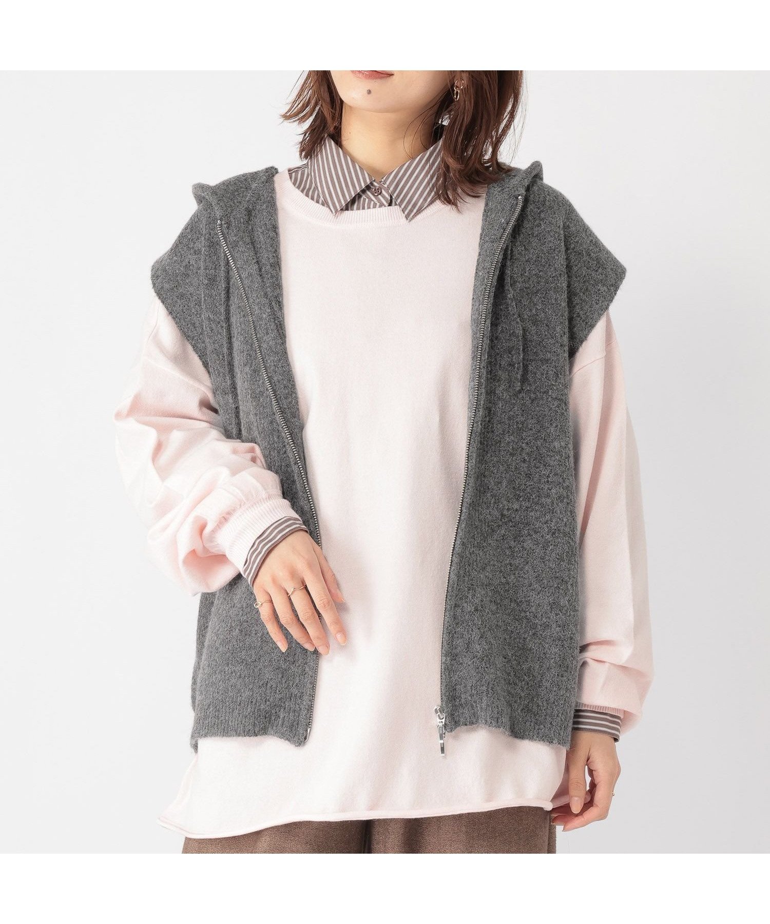 【スタディオ クリップ/studio CLIP】のZIPフーディニットベスト インテリア・キッズ・メンズ・レディースファッション・服の通販 founy(ファニー) 　ファッション　Fashion　レディースファッション　Fashion for Women　アウター　Coat / Outerwear Collection　トップス・カットソー　Cut & Sew Tops　ニット　Knit Tops & Sweaters　ベスト&ジレ / 重ね着スタイル　Vests & Gilets　おすすめ　Recommended / Our Picks　カットソー　Cut and Sewn Top　ジップ　Zip, Zipper　ストレッチ　Stretch, Stretchy Fabric　ベスト　Vest, Waistcoat　畦　Ribbed Knit　A/W・秋冬　Autumn/Winter　防寒　Cold Protection, Winter-Ready　チャコール18|ID: prp329100004835968 ipo3291000000035225575