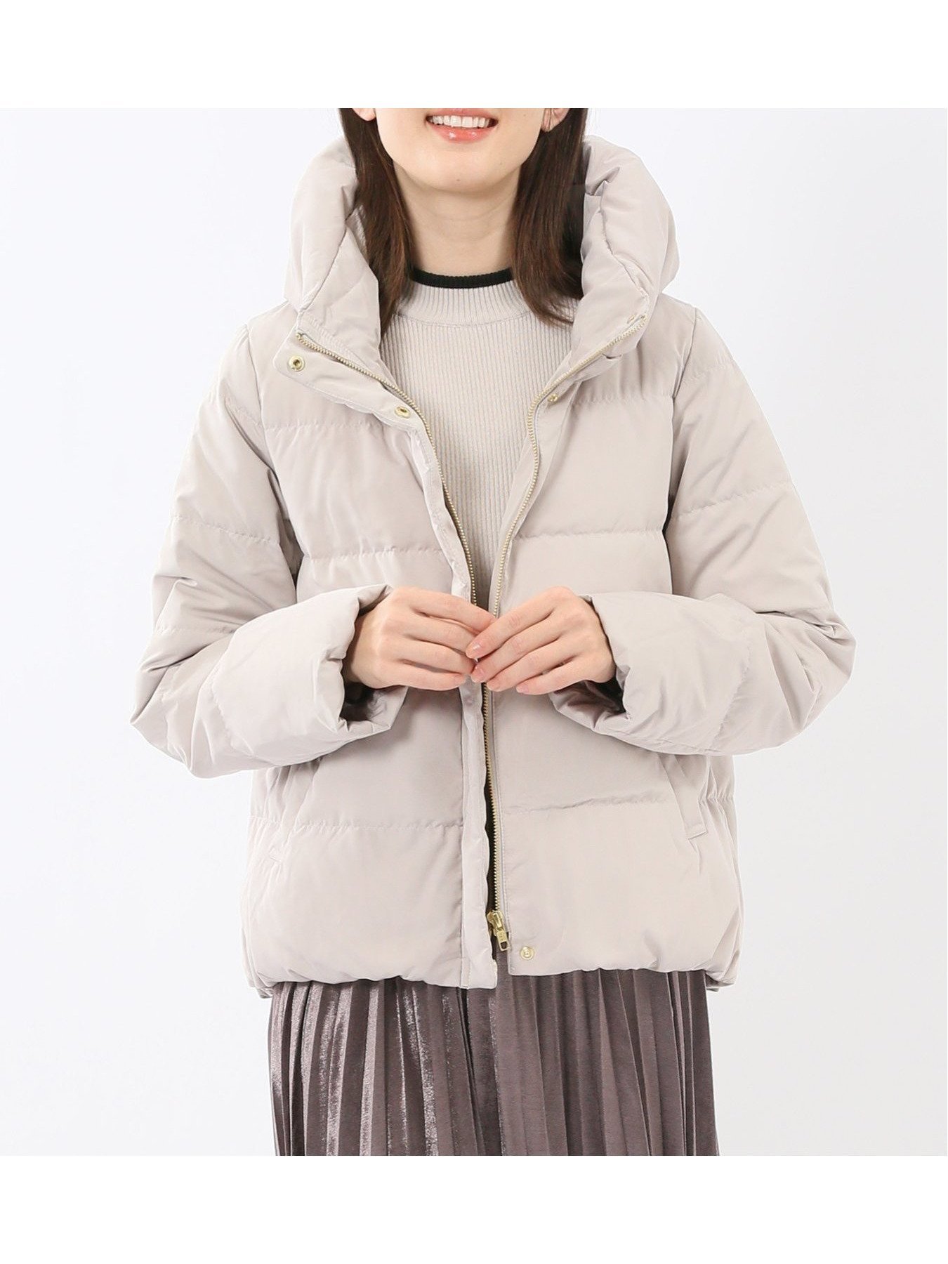 【タカキュー/TAKA-Q】のピーチスキン ショートダウン インテリア・キッズ・メンズ・レディースファッション・服の通販 founy(ファニー) 　ファッション　Fashion　レディースファッション　Fashion for Women　エレガント 上品　Elegant　シャーリング　Shirring, Ruched　ショート　Short, Short Length　シンプル　Simple, Minimal　ジャケット　Jacket, Outerwear　スタンド　Stand Collar, Upright Stand　タフタ　Taffeta, Structured Fabric　ダウン　Down, Puffer　なめらか　Smooth, Silky Texture　ピーチ　Peach, Soft Touch　フィット　Fit, Slim Fit　フェザー　Feather, Feather Detail　プリーツ　Pleats, Pleated　ベーシック　Basic, Essential　ボトム　Bottoms, Lower Wear　ポケット　Pocket, Pocket Detail　防寒　Cold Protection, Winter-Ready　ワイド　Wide, Wide Fit　冬　Winter / This Winter　A/W・秋冬　Autumn/Winter　04グレー|ID: prp329100004835992 ipo3291000000035225726