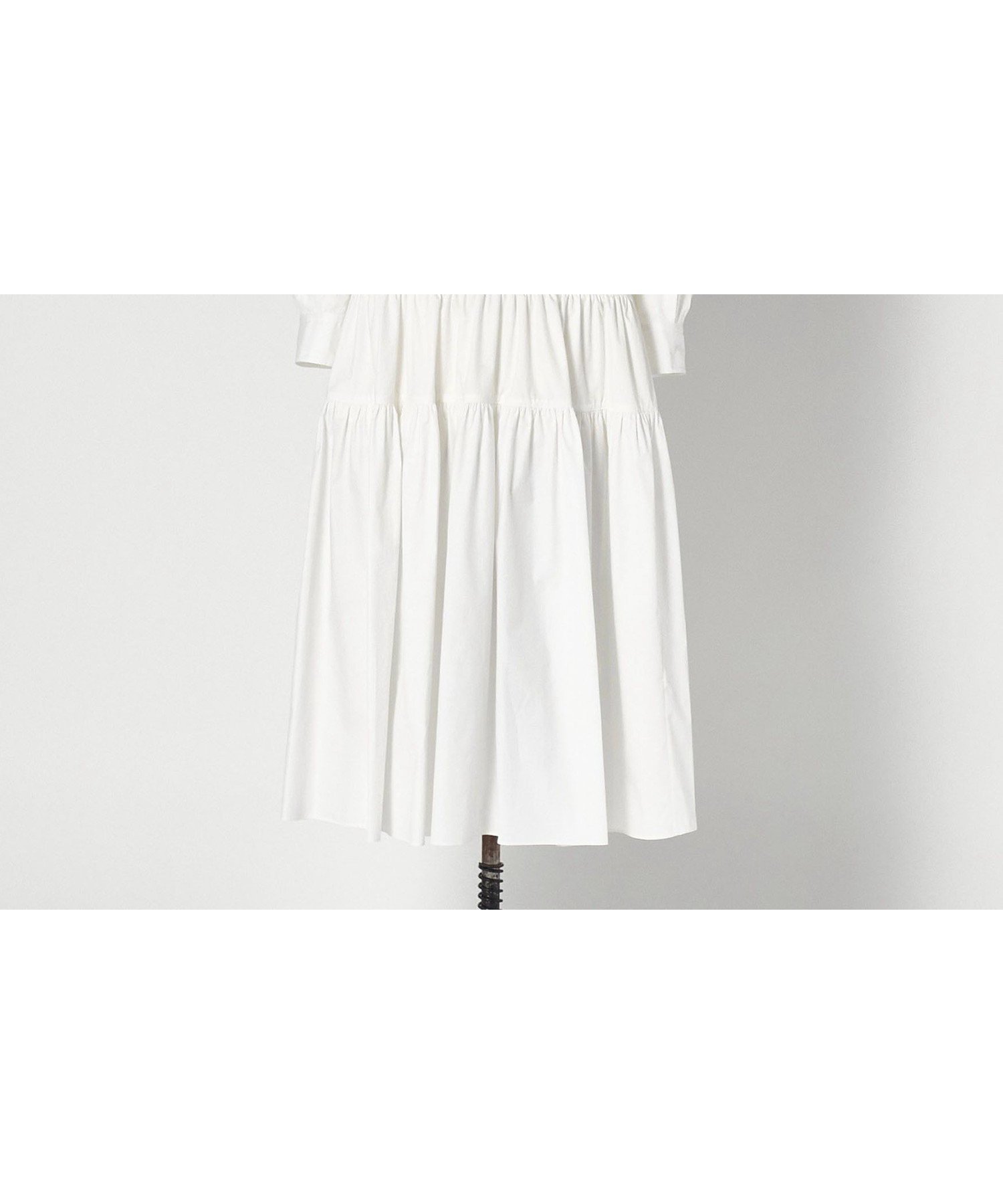 【ドゥロワー/DRAWER】のRESORT コットンティアードギャザーワンピース インテリア・キッズ・メンズ・レディースファッション・服の通販 founy(ファニー) 　ファッション　Fashion　レディースファッション　Fashion for Women　ワンピース　Dresses　ギャザー　Gathered, Ruffled　フォルム　Silhouette, Form　ロング　Long, Long-Length　エレガント 上品　Elegant　WHITE|ID: prp329100004836003 ipo3291000000035225764