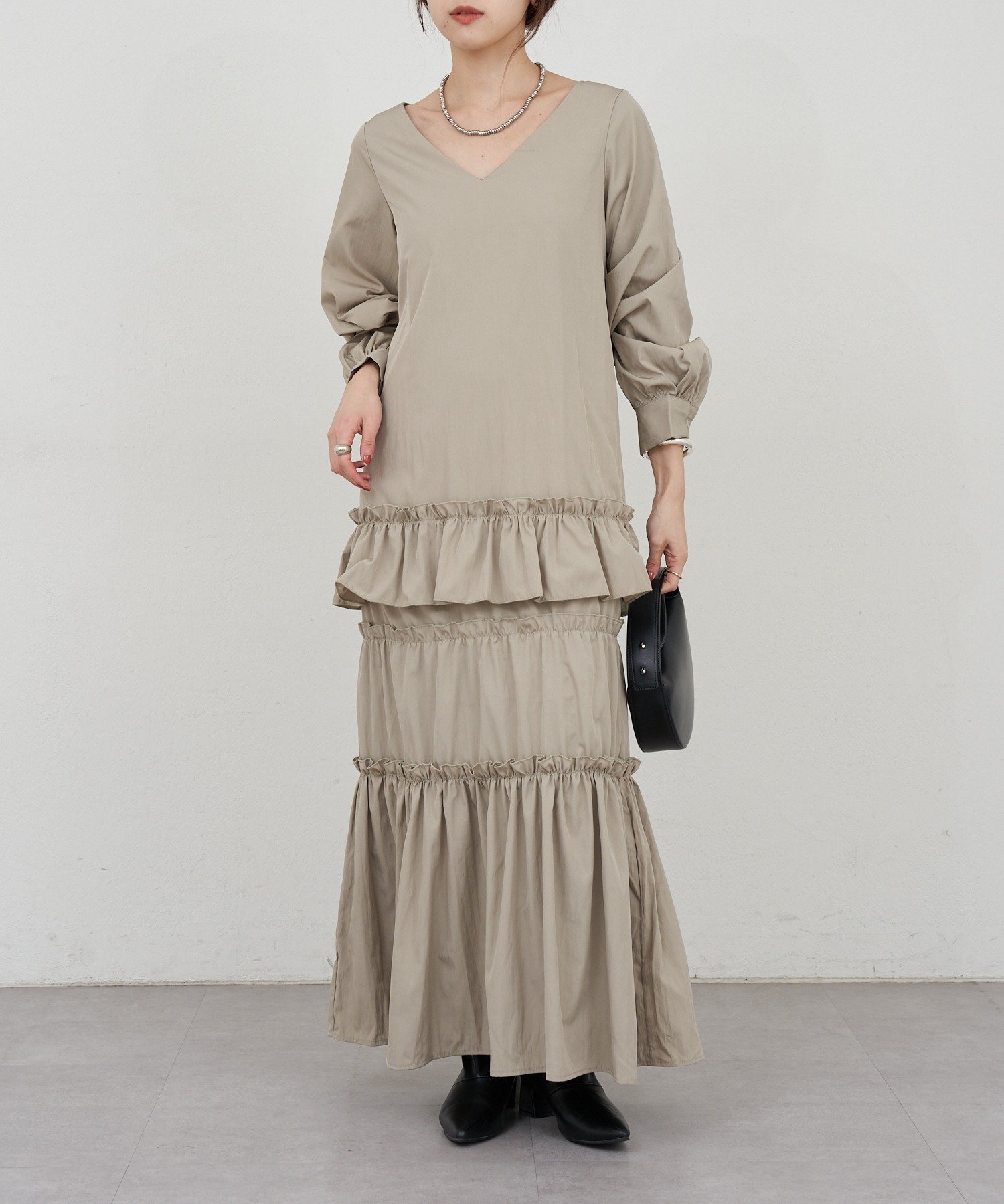 【パルグループ/PAL GROUP】の【SHENERY】ティアードワンピース 人気、トレンドファッション・服の通販 founy(ファニー) 　ファッション　Fashion　レディースファッション　Fashion for Women　ワンピース　Dresses　おすすめ　Recommended / Our Picks　ギャザー　Gathered, Ruffled　ティアードワンピース　Tiered Dress, Flared Dress　デコルテ　Décolleté, Neckline　再入荷　Restock / Back in Stock　 other-1|ID: prp329100004836016 ipo3291000000035225829