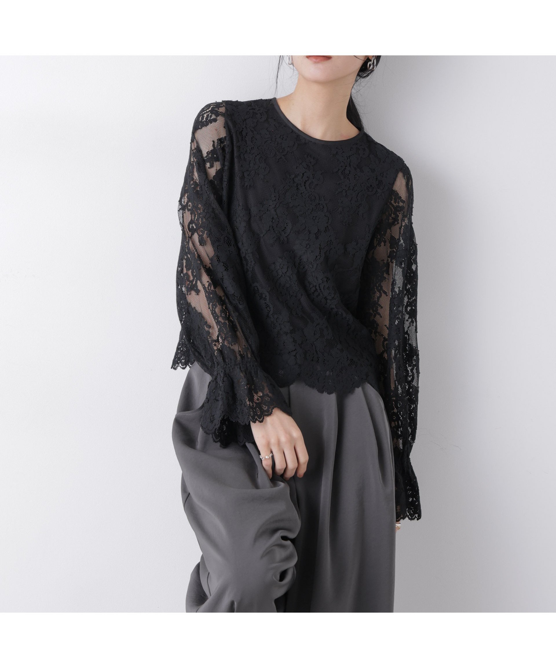 【ナノ ユニバース/nano universe】のレーススカラップブラウス インテリア・キッズ・メンズ・レディースファッション・服の通販 founy(ファニー) 　ファッション　Fashion　レディースファッション　Fashion for Women　トップス・カットソー　Cut & Sew Tops　シャツ・ブラウス・オフィスカジュアル　Elegant Blouses & Button-Ups　アクセサリー　Fashion Accessories　シャーリング　Shirring, Ruched　スカラップ　Scallop, Scalloped Edge　スリーブ　Sleeve, Long Sleeve / Short Sleeve　デニム　Denim, Jeans Material　バランス　Balance, Style Balance　ボトム　Bottoms, Lower Wear　ラッセル　Raschel, Raschel Lace　レース　Lace, Lace Fabric　ロング　Long, Long-Length　2026年　2026　ブラック|ID: prp329100004836044 ipo3291000000035226057