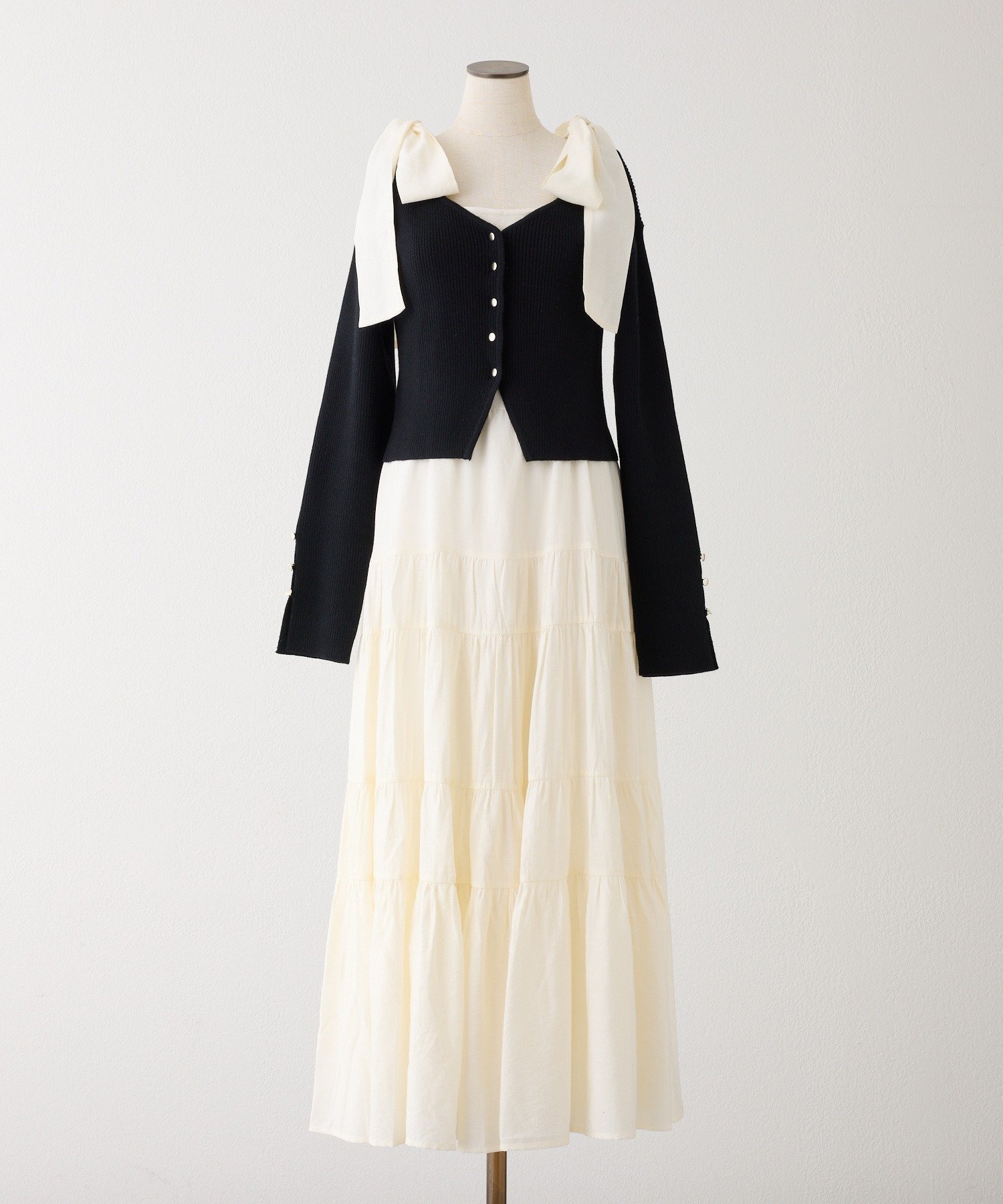 【ナイスクラップ/NICE CLAUP】の【肩リボン取り外し可能】カーディガンセット2枚セットワンピ インテリア・キッズ・メンズ・レディースファッション・服の通販 founy(ファニー) 　ファッション　Fashion　レディースファッション　Fashion for Women　ワンピース　Dresses　カーディガン　Cardigan, Knitwear　キャミワンピース　Cami Dress, Slip Dress　デニム　Denim, Jeans Material　ハイネック　High Neck, Mock Neck　フェミニン　Feminine, Girly　ラップ　Wrap, Wrap Design　リボン　Ribbon, Bow　おすすめ　Recommended / Our Picks　アイボリー|ID: prp329100004836052 ipo3291000000035226147