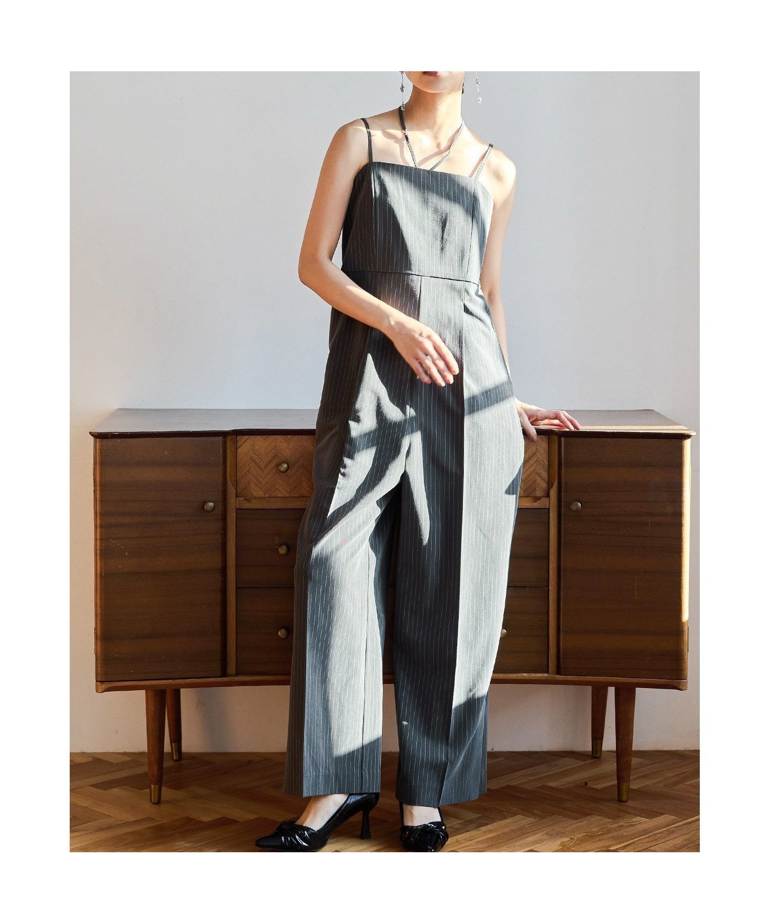 【ビーフラット/bflat】のダブルクロスオールインワンドレス パンツドレス ストライプ パーティードレス インテリア・キッズ・メンズ・レディースファッション・服の通販 founy(ファニー) 　ファッション　Fashion　レディースファッション　Fashion for Women　パンツ　Pants & Trousers　インナー　Innerwear　オケージョン　Occasion Wear　カットソー　Cut and Sewn Top　シアー　Sheer, See-Through　ストライプ　Stripe, Striped Pattern　センター　Center, Center Line　ダブル　Double, Double-Breasted　ドレス　Dress, One-Piece　フィット　Fit, Slim Fit　フロント　Front, Front Design　ポケット　Pocket, Pocket Detail　リボン　Ribbon, Bow　おすすめ　Recommended / Our Picks　結婚式　Wedding　披露宴　Wedding Reception　二次会　After Party　ストライプグレー|ID: prp329100004836063 ipo3291000000035226231