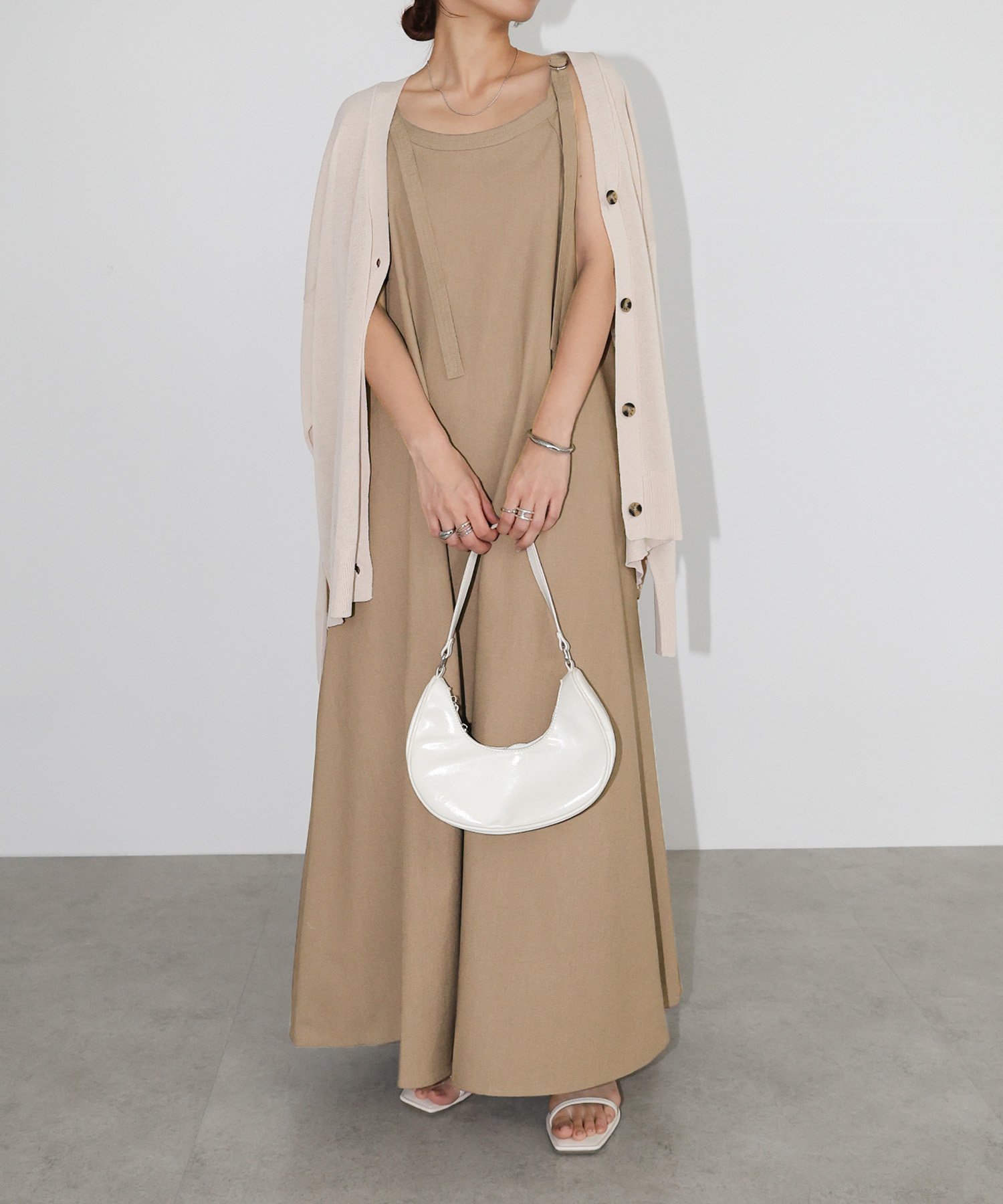 【アンドミー/andme】のリネン混 アメスリ フレア ワンピース インテリア・キッズ・メンズ・レディースファッション・服の通販 founy(ファニー) 　ファッション　Fashion　レディースファッション　Fashion for Women　ワンピース　Dresses　アメリカン　American Style　スリーブ　Sleeve, Long Sleeve / Short Sleeve　トレンド　Trend, Trending Now　フレア　Flare, Flared　ポケット　Pocket, Pocket Detail　リネン　Linen, Linen Fabric　おすすめ　Recommended / Our Picks　グレージュ|ID: prp329100004836071 ipo3291000000035226279