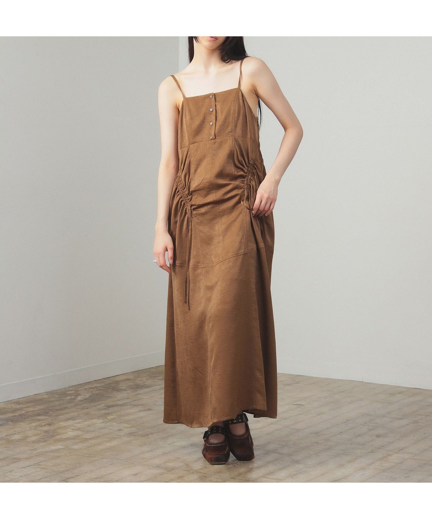 【ビームス ウイメン/BEAMS】のサテン ドロスト キャミワンピース 25AW 人気、トレンドファッション・服の通販 founy(ファニー) 　ファッション　Fashion　レディースファッション　Fashion for Women　ワンピース　Dresses　キャミソールワンピース　Camisole Dresses　キャミワンピース　Cami Dress, Slip Dress　サテン　Satin, Glossy Fabric　スニーカー　Sneakers, Trainers　タンク　Tank Top, Sleeveless Top　タートルネック　Turtleneck, High Neck　ダウン　Down, Puffer　トレンド　Trend, Trending Now　ピーチ　Peach, Soft Touch　フェミニン　Feminine, Girly　リラックス　Relax, Relaxed Fit　A/W・秋冬　Autumn/Winter　おすすめ　Recommended / Our Picks　エレガント 上品　Elegant　2025年　2025　2025-2026秋冬・A/W　Autumn/Winter 2025–26 AW25–26　 other-1|ID: prp329100004836096 ipo3291000000035226535