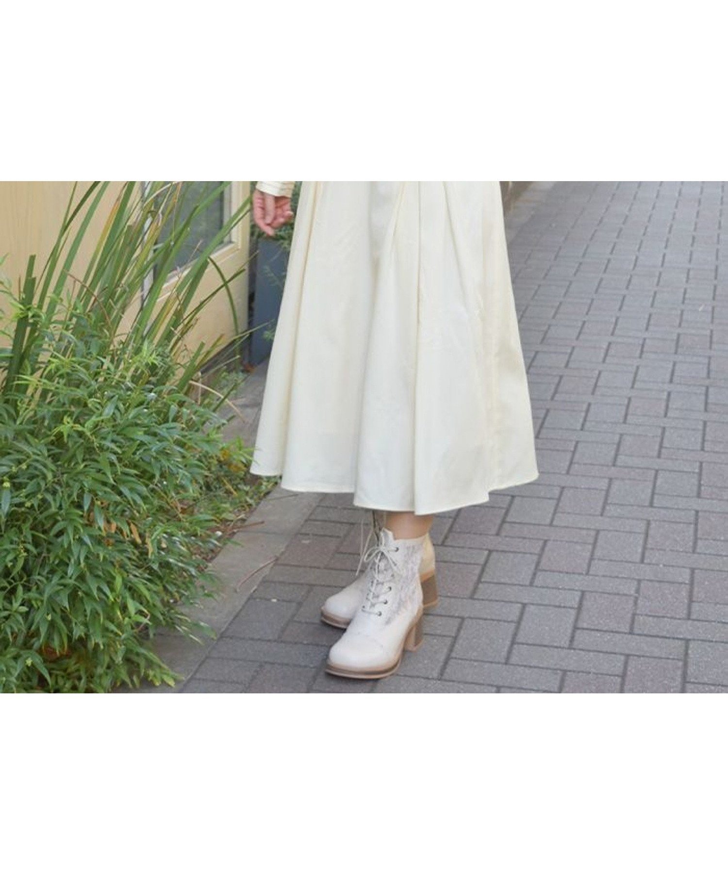 【アクシーズファム/axes femme】の付け襟付ハイウエストワンピース インテリア・キッズ・メンズ・レディースファッション・服の通販 founy(ファニー) 　ファッション　Fashion　レディースファッション　Fashion for Women　ワンピース　Dresses　シャーリング　Shirring, Ruched　フロント　Front, Front Design　レース　Lace, Lace Fabric　クリーム|ID: prp329100004836152 ipo3291000000035226987