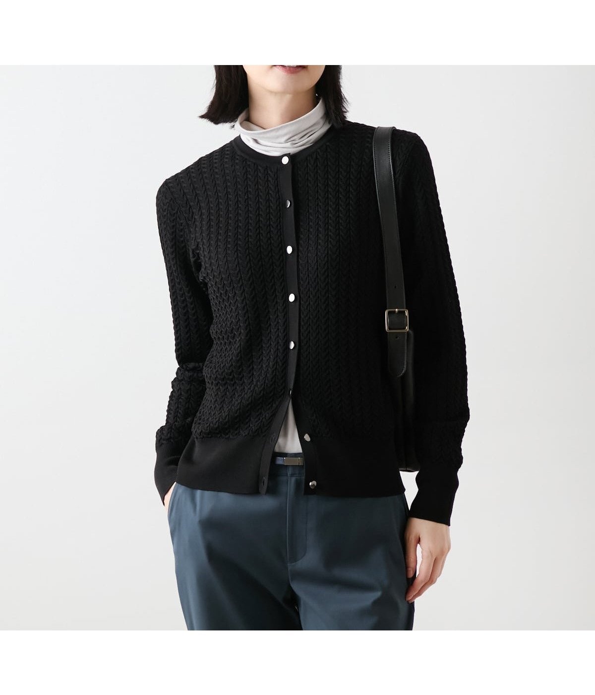 【ニューヨーカー/NEWYORKER】の【手洗い可能】ケーブルクルーネックカーディガン インテリア・キッズ・メンズ・レディースファッション・服の通販 founy(ファニー) 　ファッション　Fashion　レディースファッション　Fashion for Women　トップス・カットソー　Cut & Sew Tops　カーディガン・羽織り　Layered Style Cardigans　カーディガン　Cardigan, Knitwear　コンパクト　Compact, Small Size　シンプル　Simple, Minimal　ツイスト　Tweed, Tweed Fabric　長袖　Long Sleeve, Full Sleeve　パープル　Purple, Violet　フロント　Front, Front Design　メタル　Metal, Metal Parts　冬　Winter / This Winter　A/W・秋冬　Autumn/Winter　おすすめ　Recommended / Our Picks　エレガント 上品　Elegant　ブラック|ID: prp329100004836214 ipo3291000000035227410