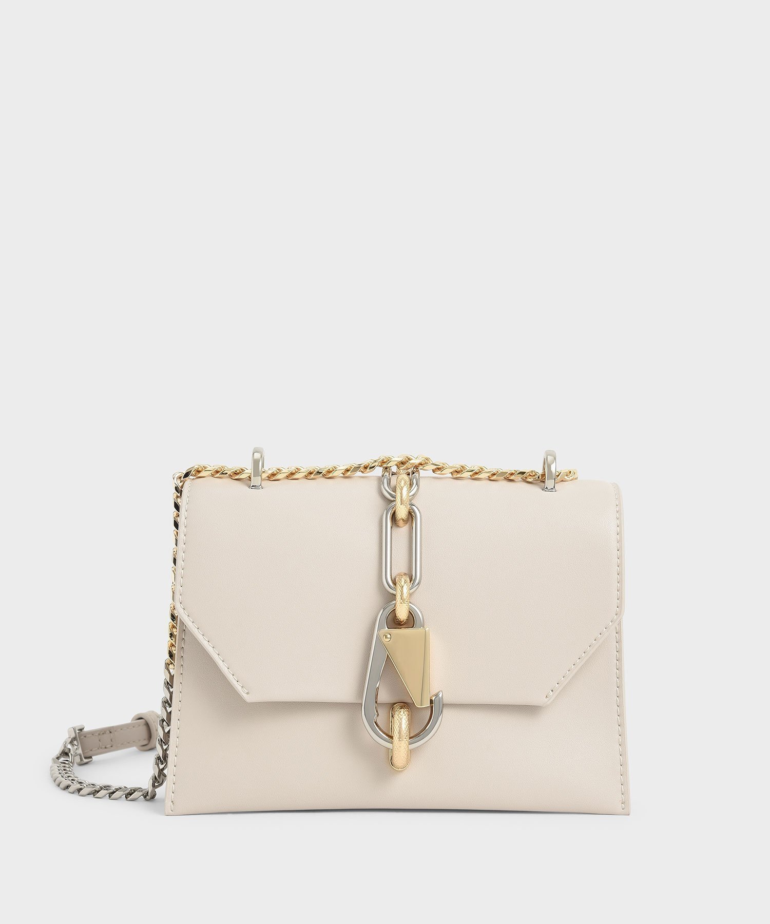 【チャールズ アンド キース/CHARLES & KEITH】のメタリックアクセント ターンロッククロスボディバッグ インテリア・キッズ・メンズ・レディースファッション・服の通販 founy(ファニー) 　ファッション　Fashion　レディースファッション　Fashion for Women　バッグ　Bags　ウォレット　Wallet　クール　Cool, Chic　コンパクト　Compact, Small Size　スマート　Smart, Elegant　チェーン　Chain, Chain Strap　ポケット　Pocket, Pocket Detail　Ivory|ID: prp329100004836243 ipo3291000000035227666